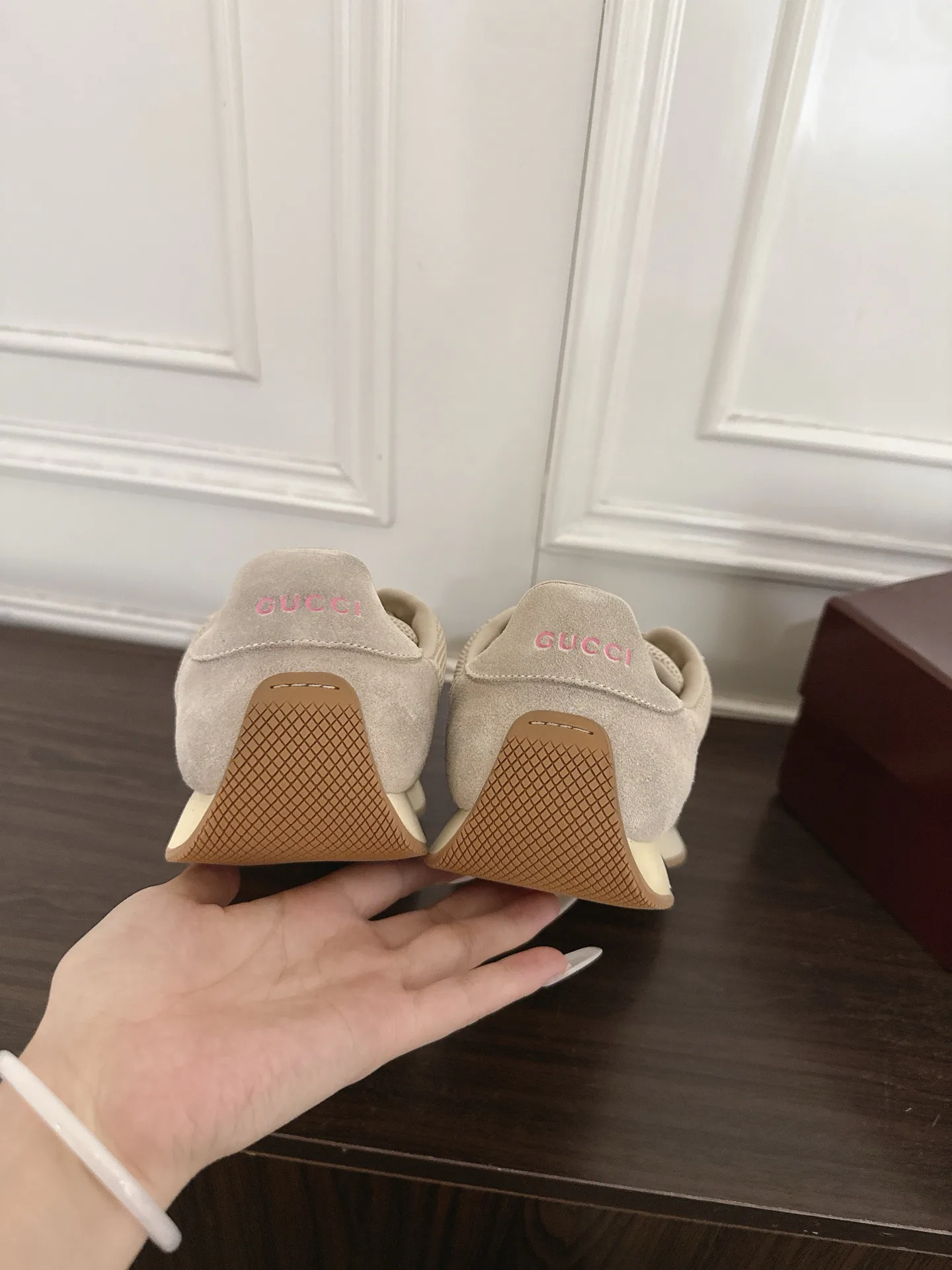 Women's Sneakers GUCCI 17946894