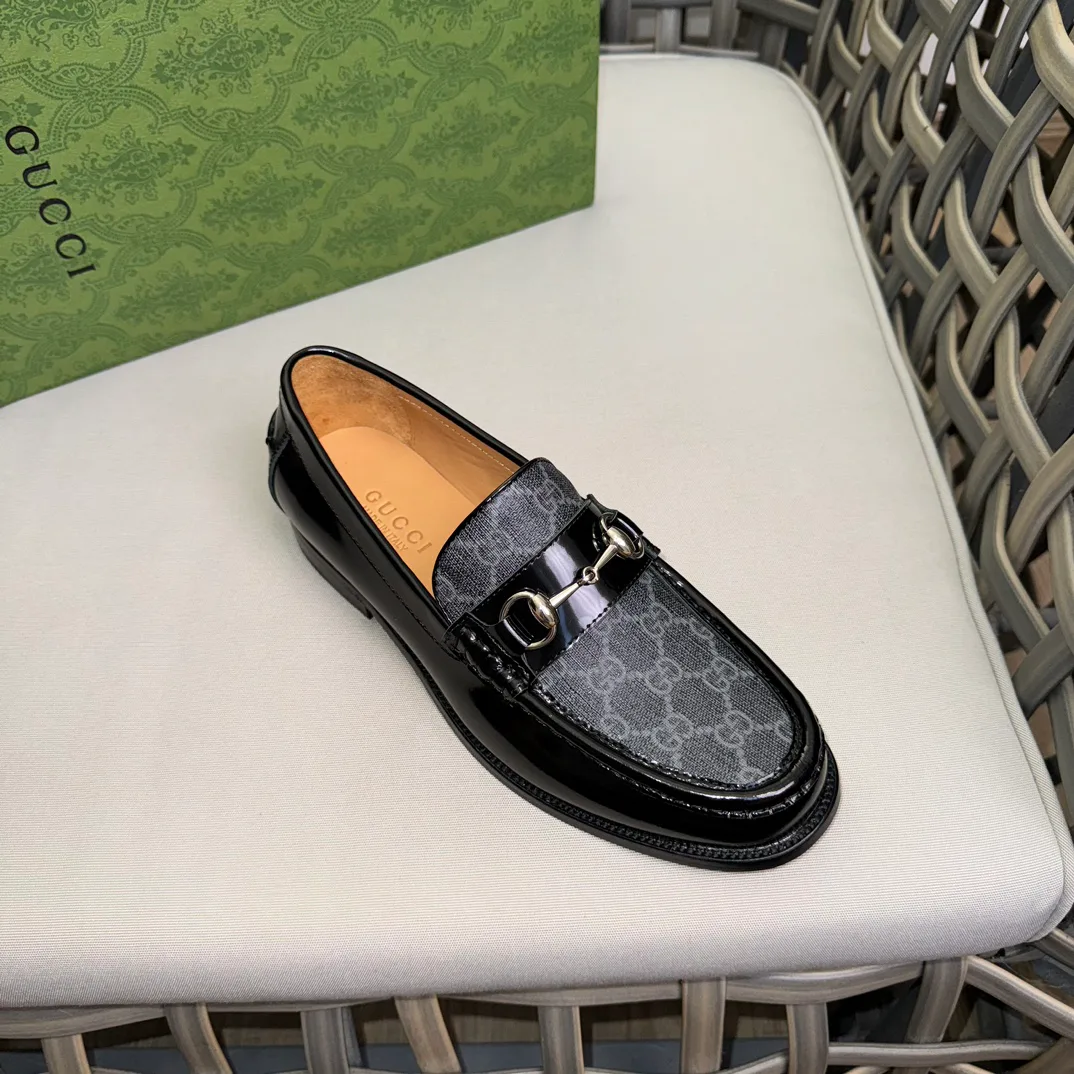 Men's Loafers And Dress Shoes GUCCI 17576635