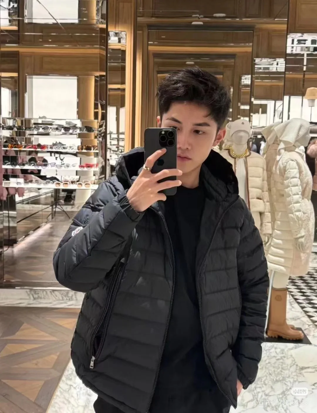 Men's Jackets And Down Jackets MONCLER 18044454