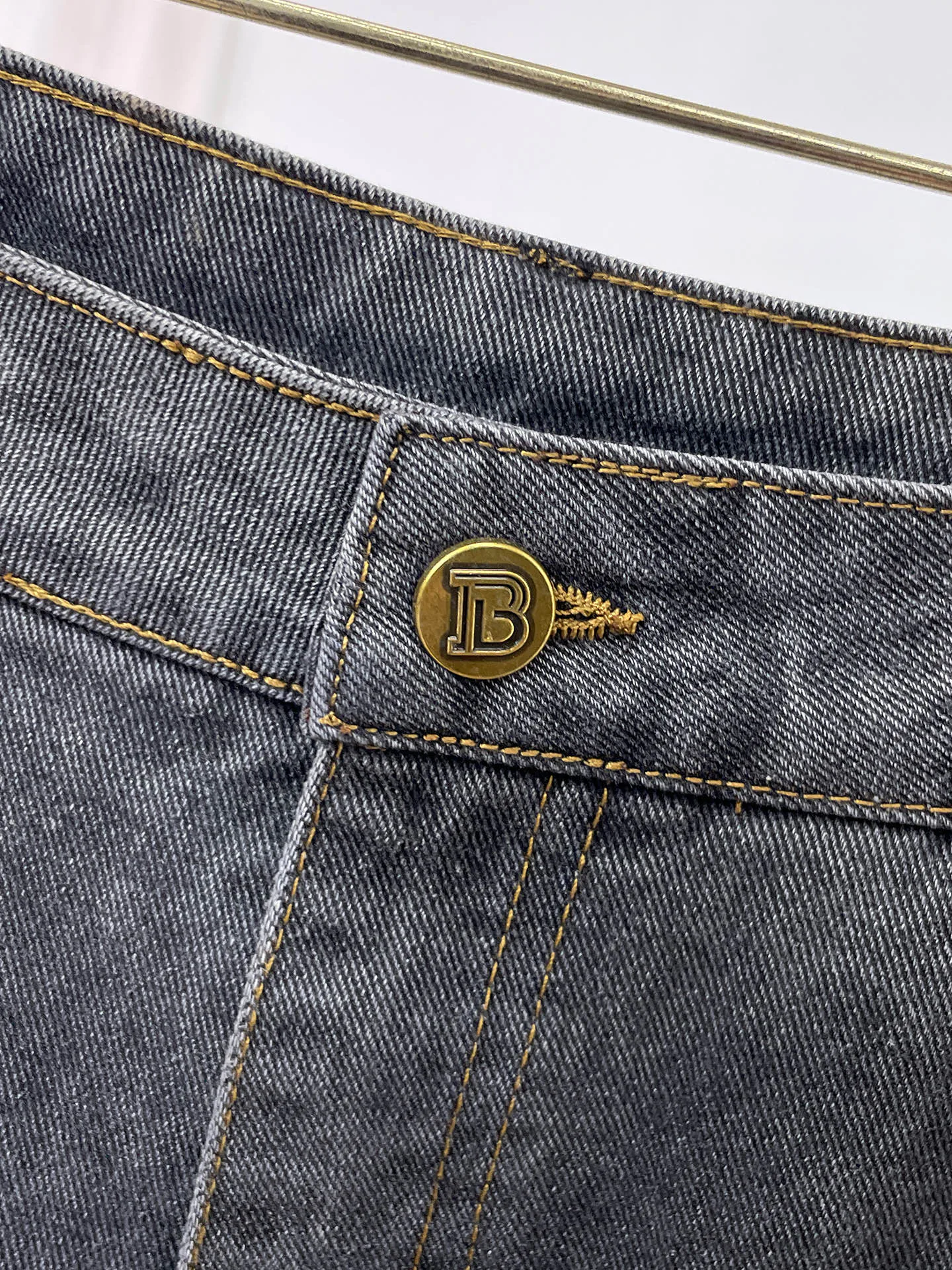 Men's Jeans BALENCIAGA 18499650