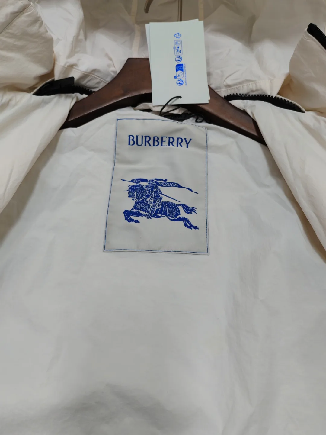 Women's Jackets And Down Jackets BURBERRY 17998520