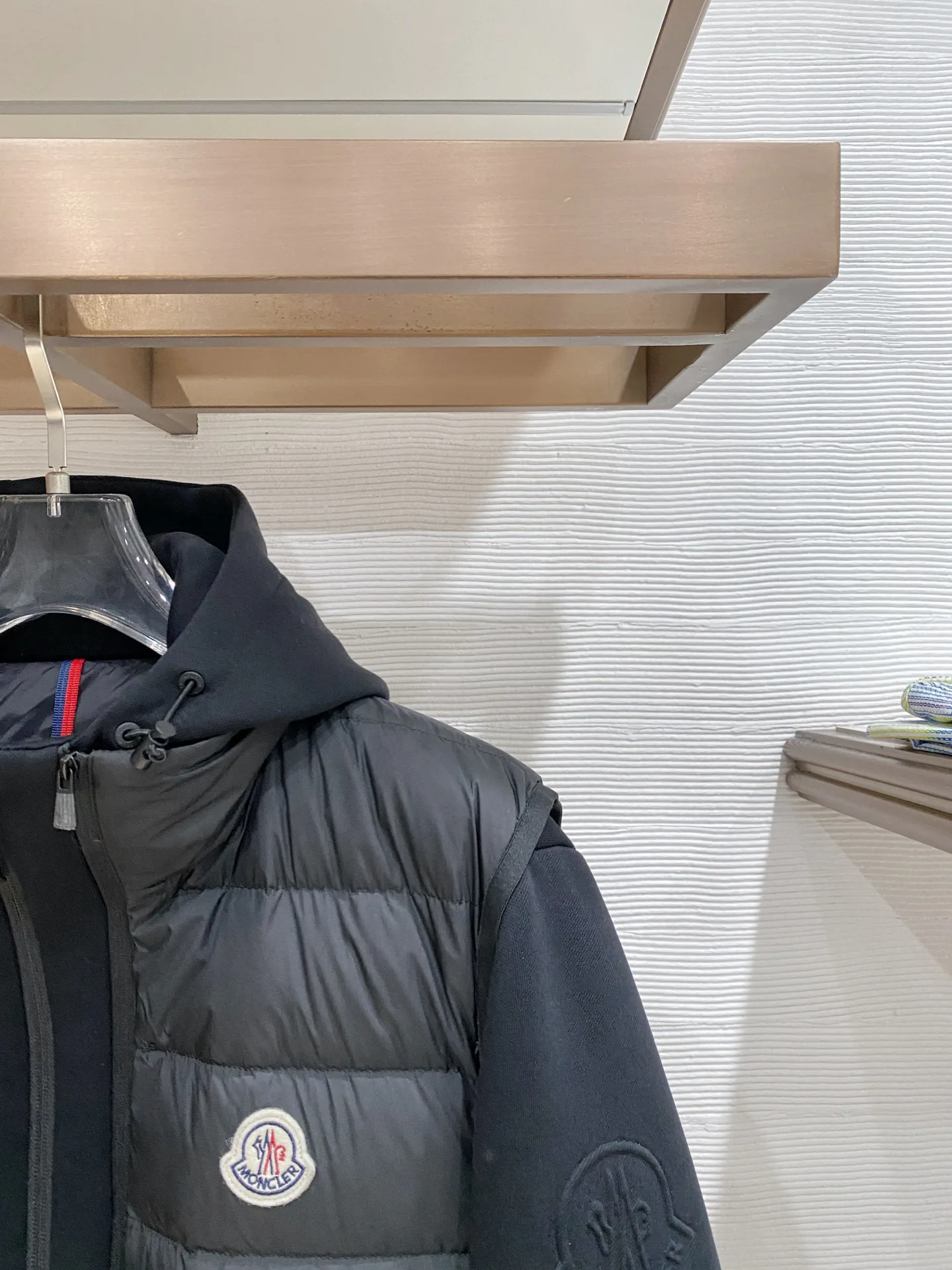 Men's Jackets And Down Jackets MONCLER 18387379