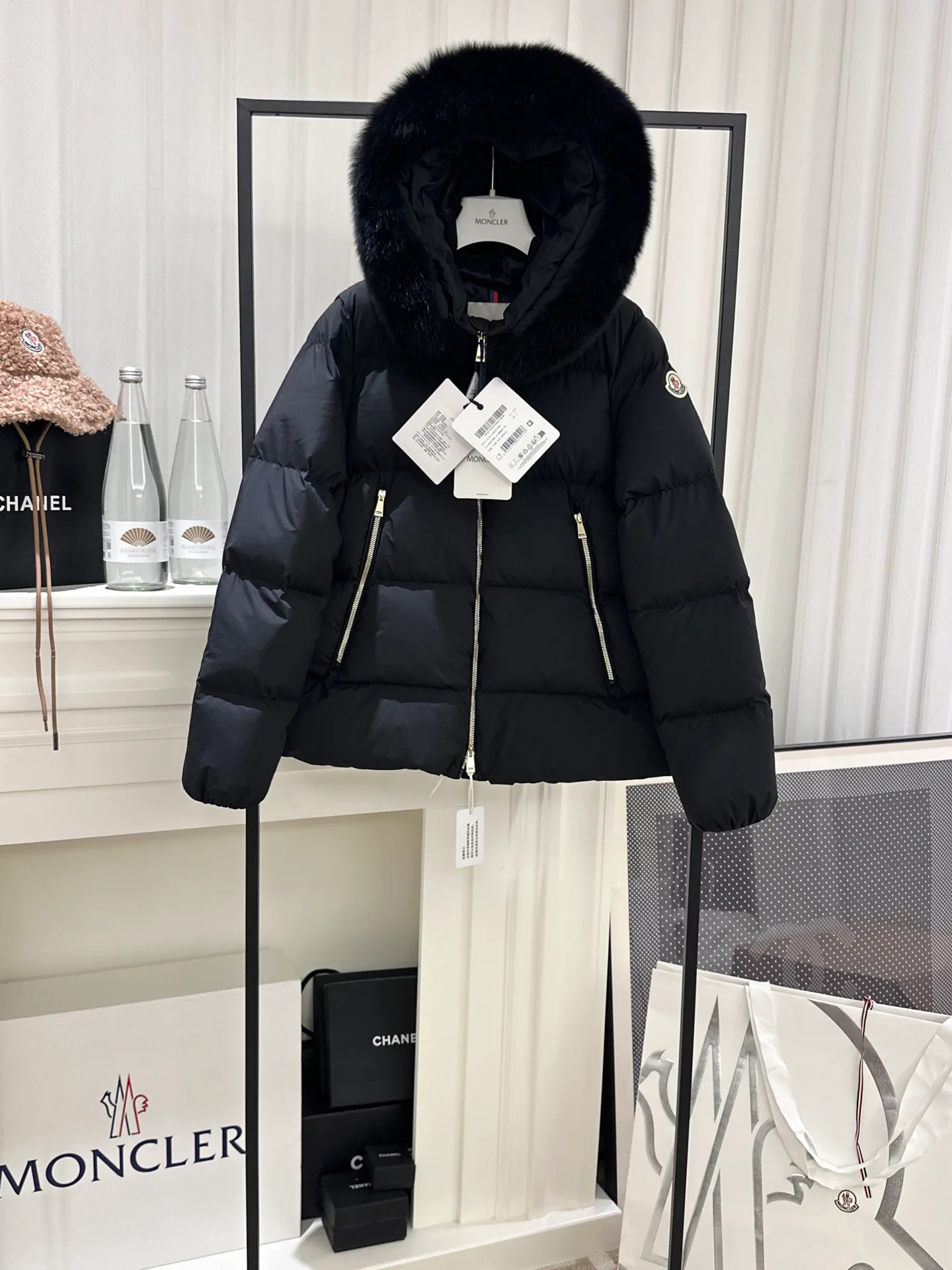 Men's Jackets And Down Jackets MONCLER 17898008
