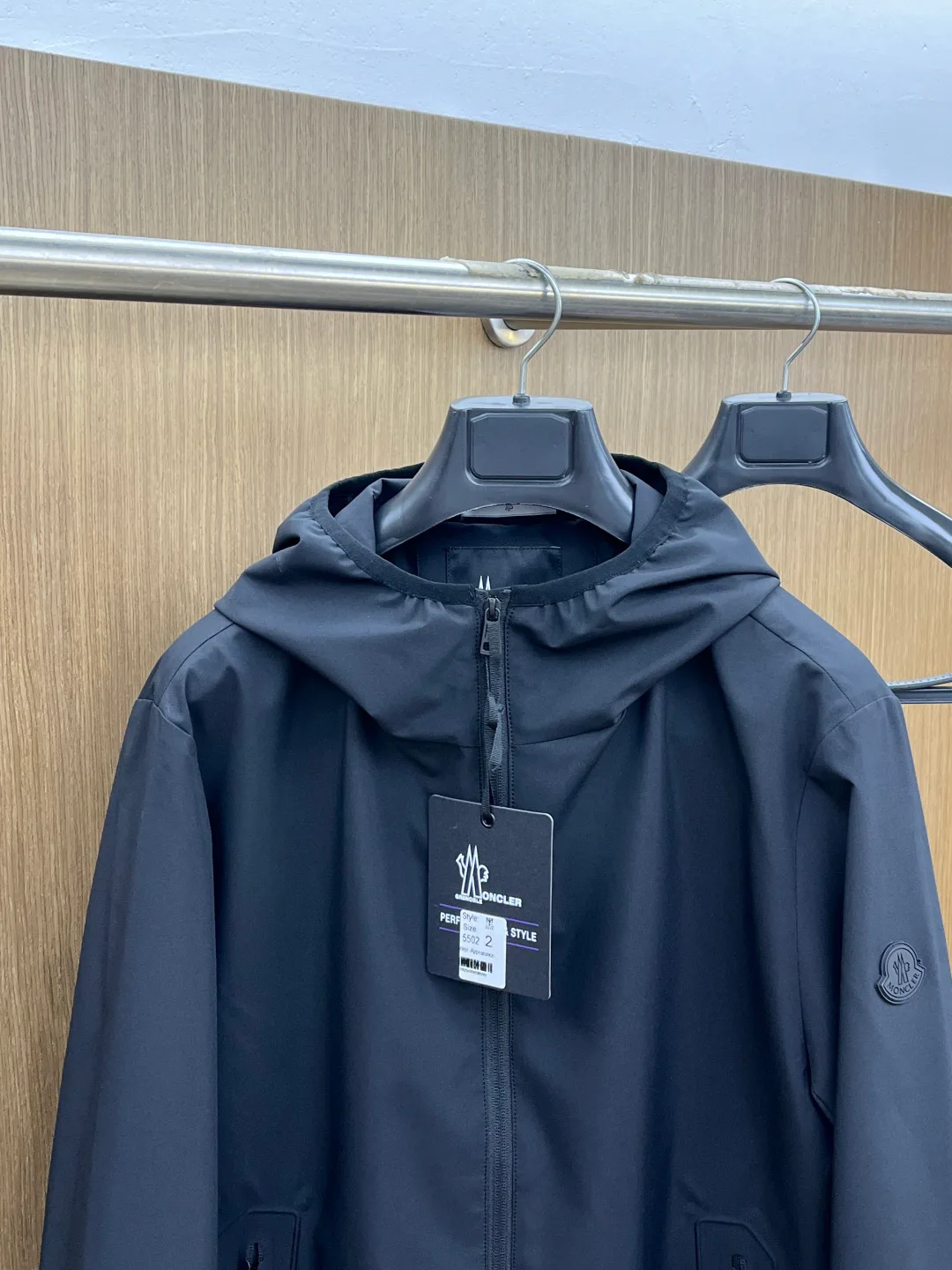 Men's Jackets And Down Jackets MONCLER 18244037