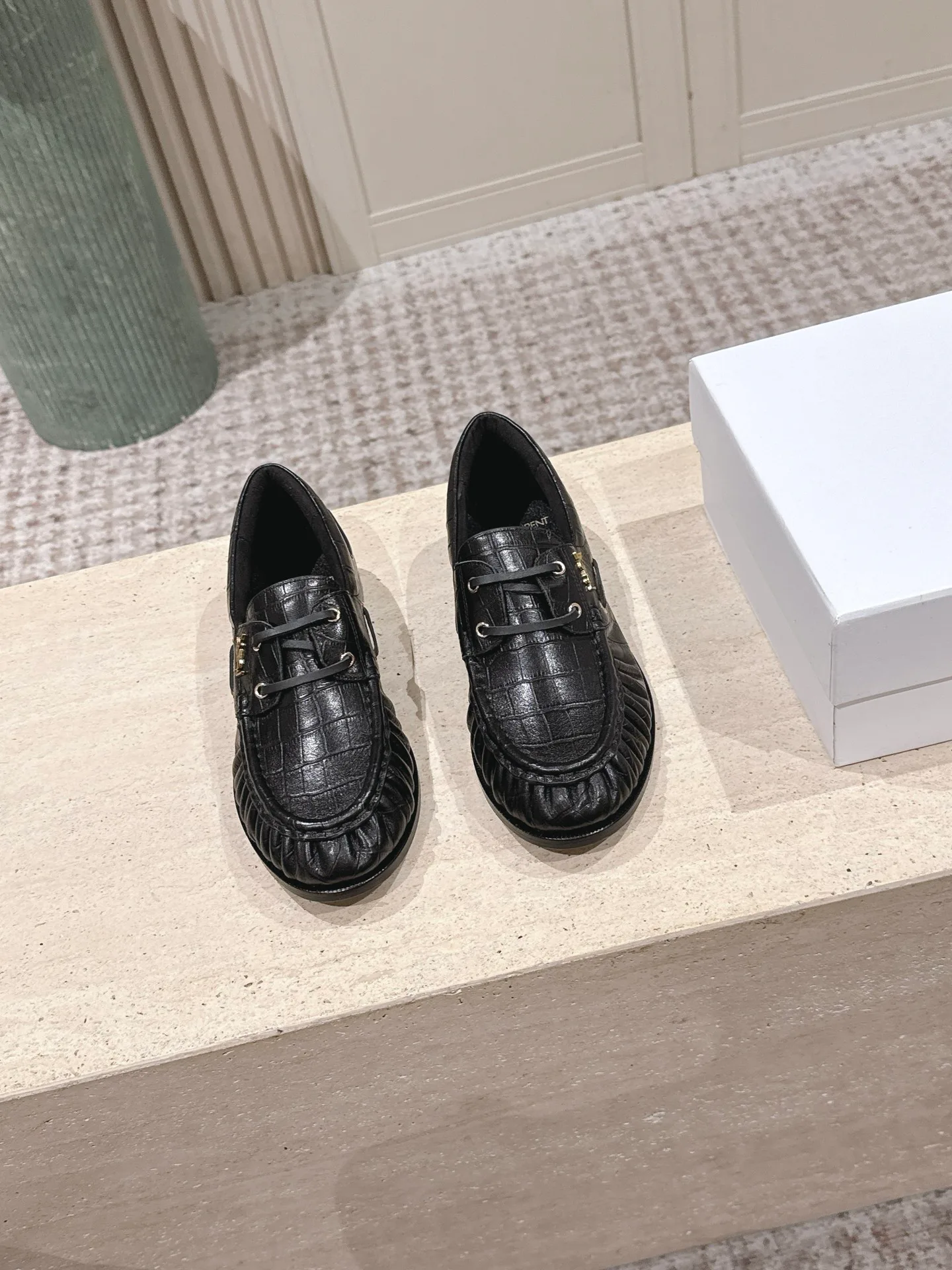 Women's Loafers And Moccasins SAINT LAURENT 18092265