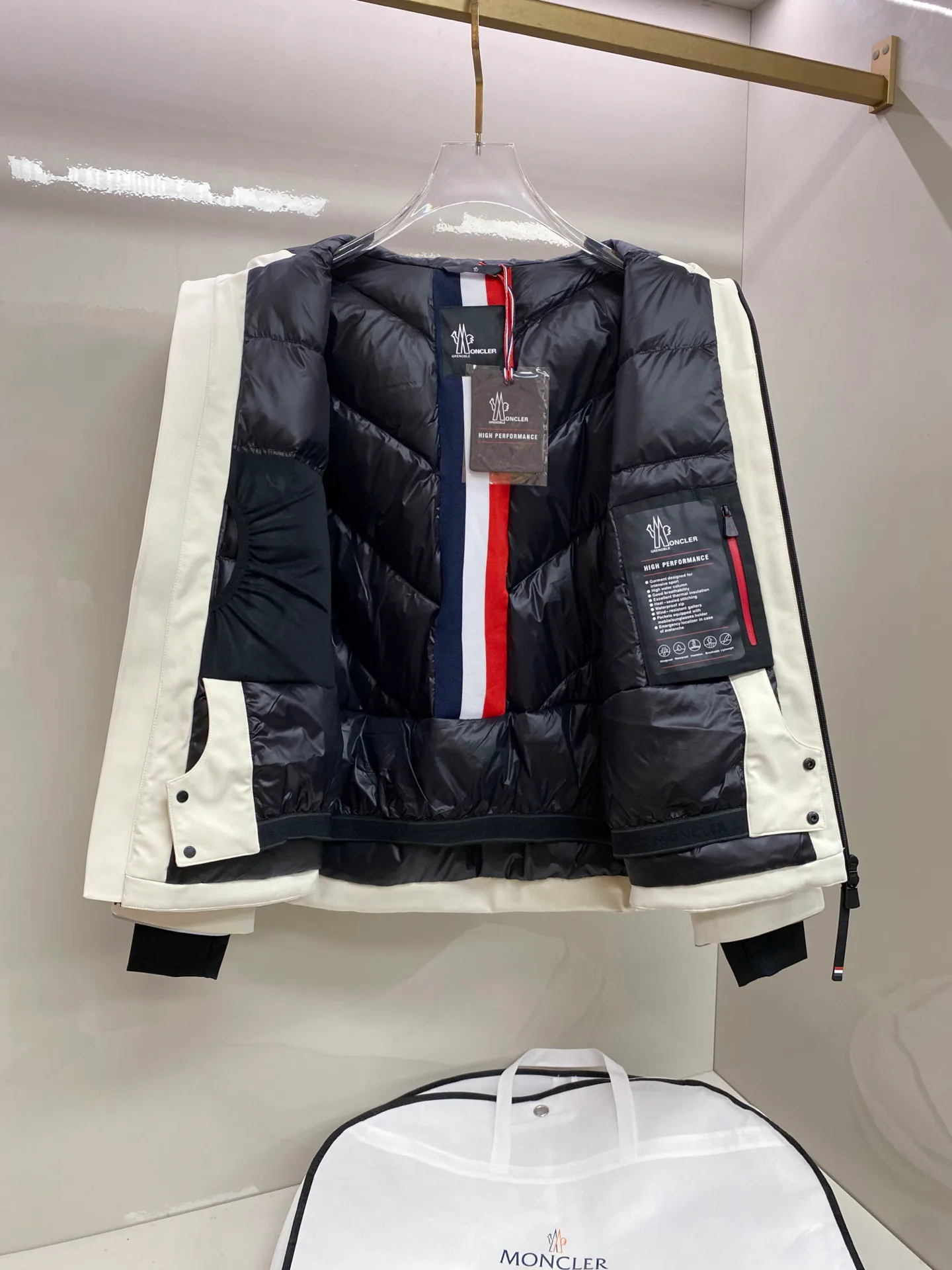 Men's Jackets And Down Jackets MONCLER 18029252