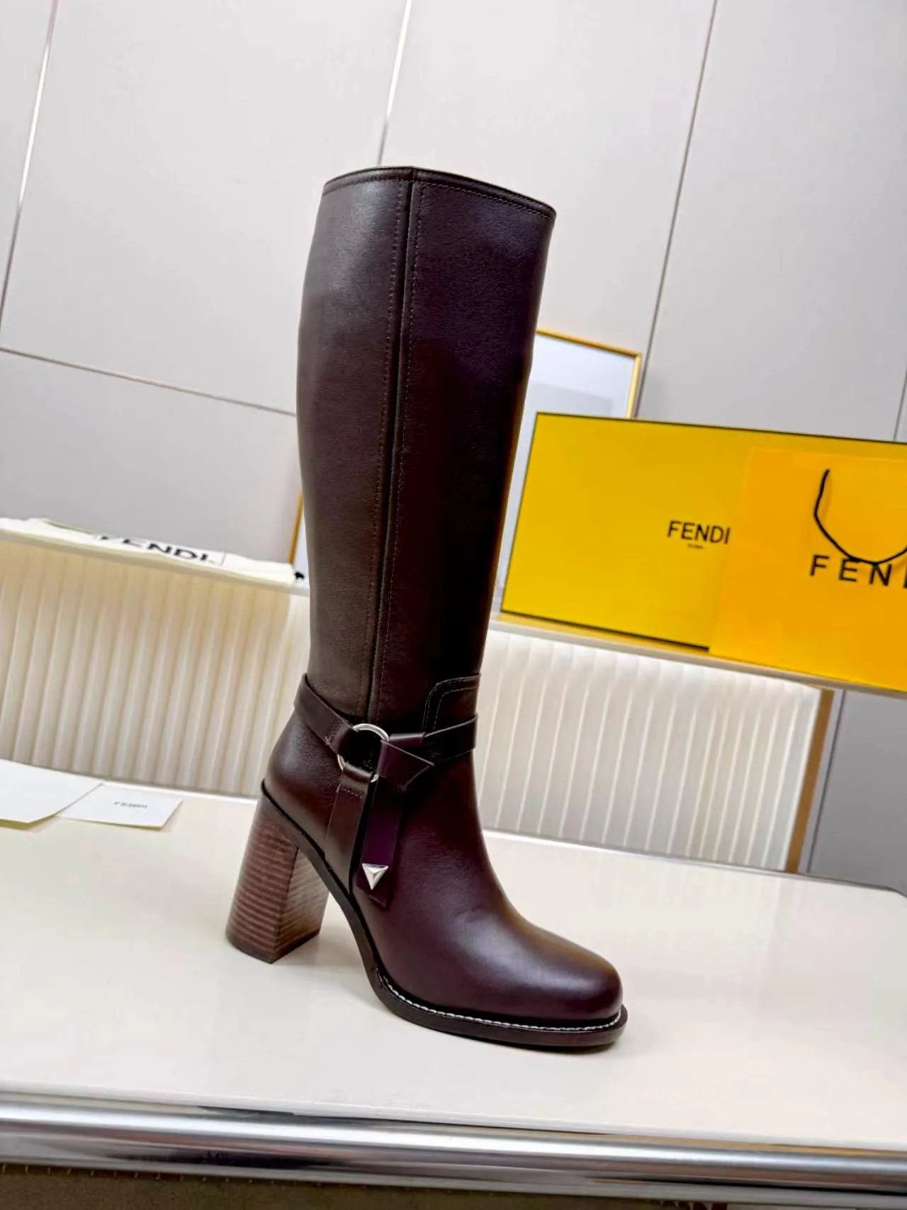 Women's Boots FENDI 17869519