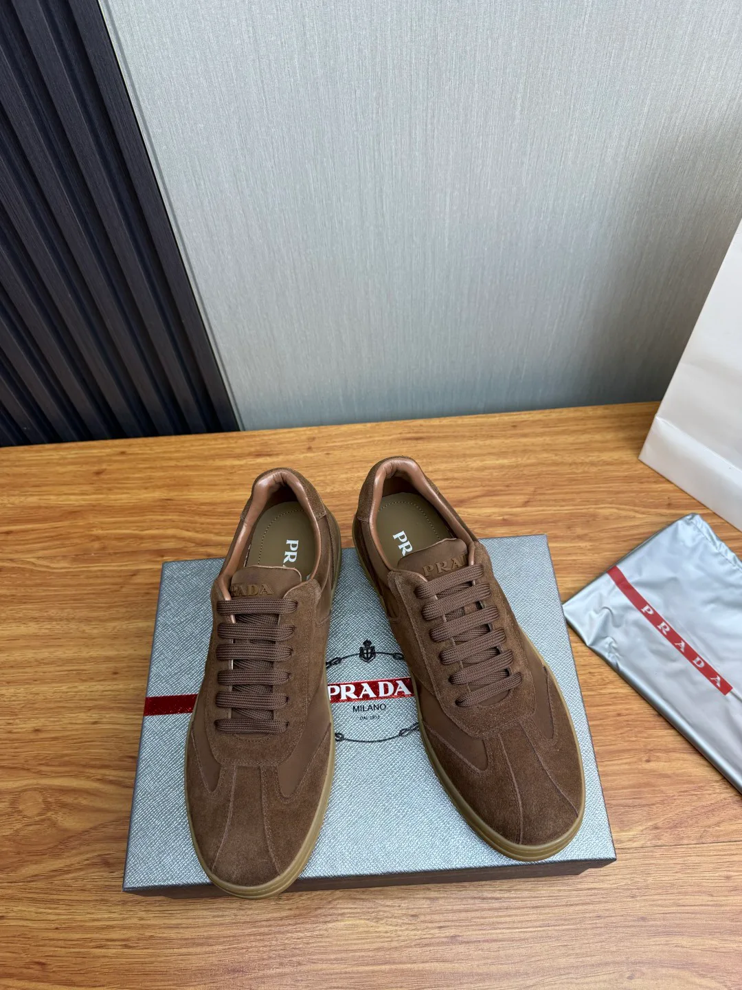Men's Sneakers PRADA 18418635