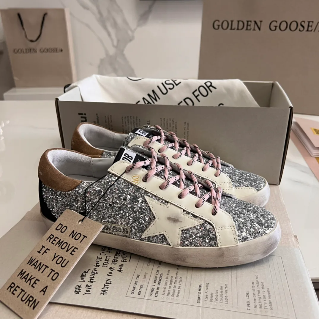 Women's Sneakers GOLDEN GOOSE 16995667