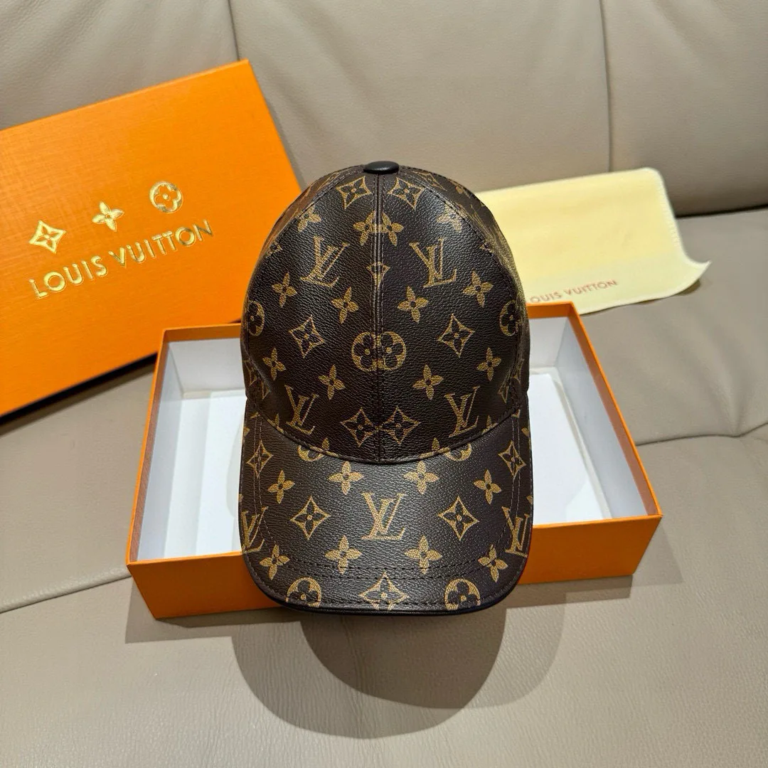 Hats LOUIS VUITTON 18105224