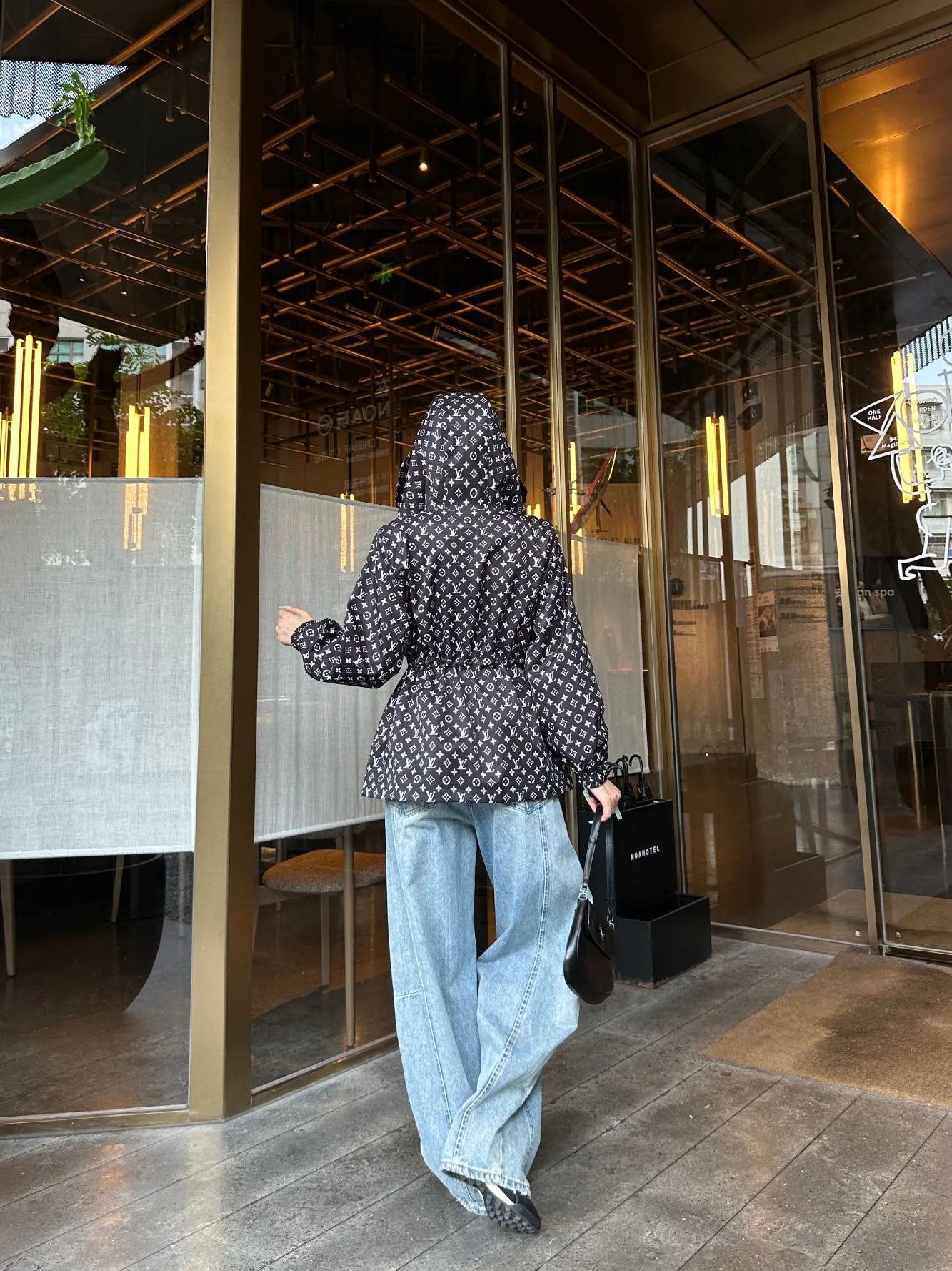 Women's Jackets And Down Jackets LOUIS VUITTON 18451104
