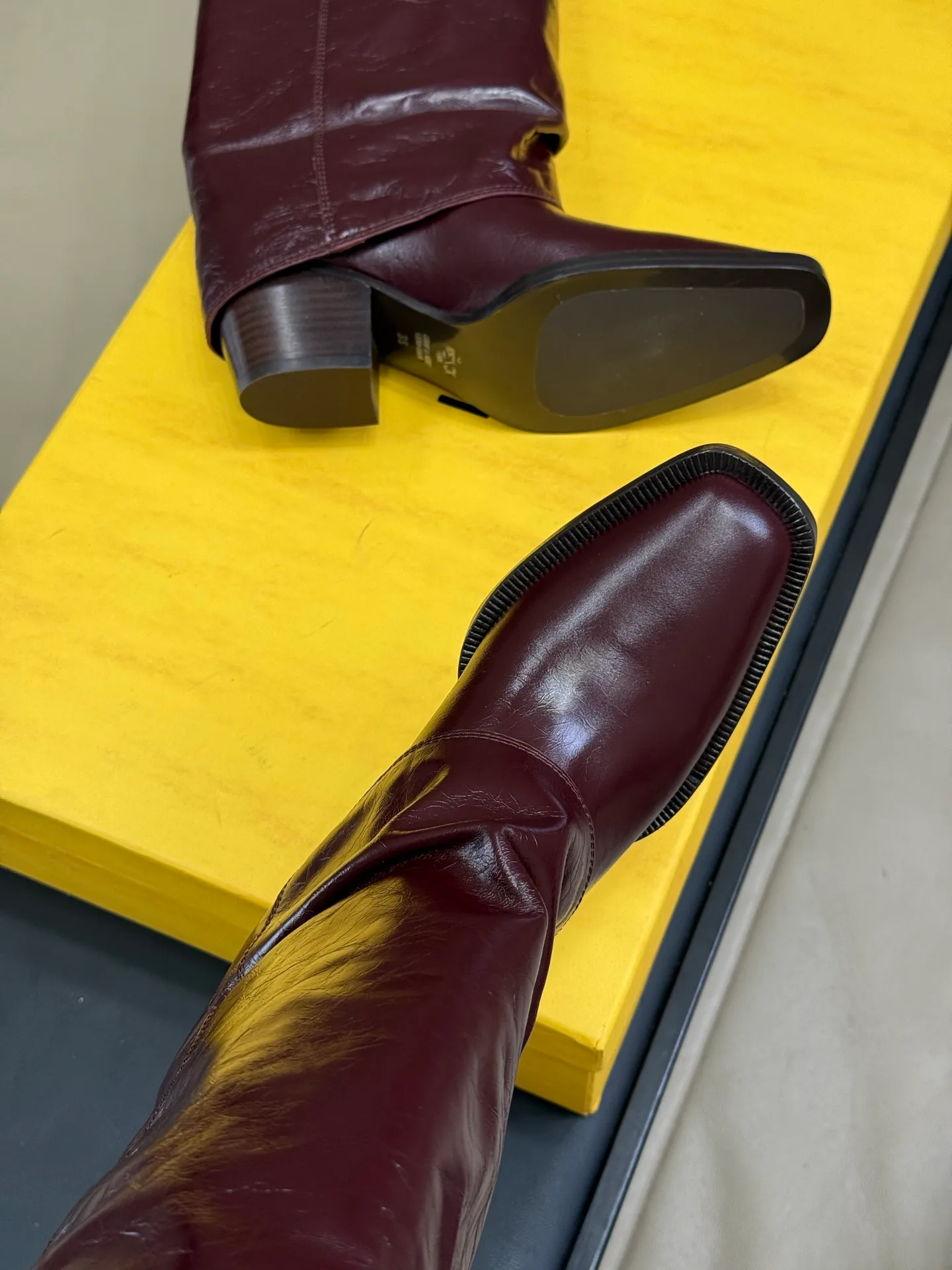 Women's Boots FENDI 18370131