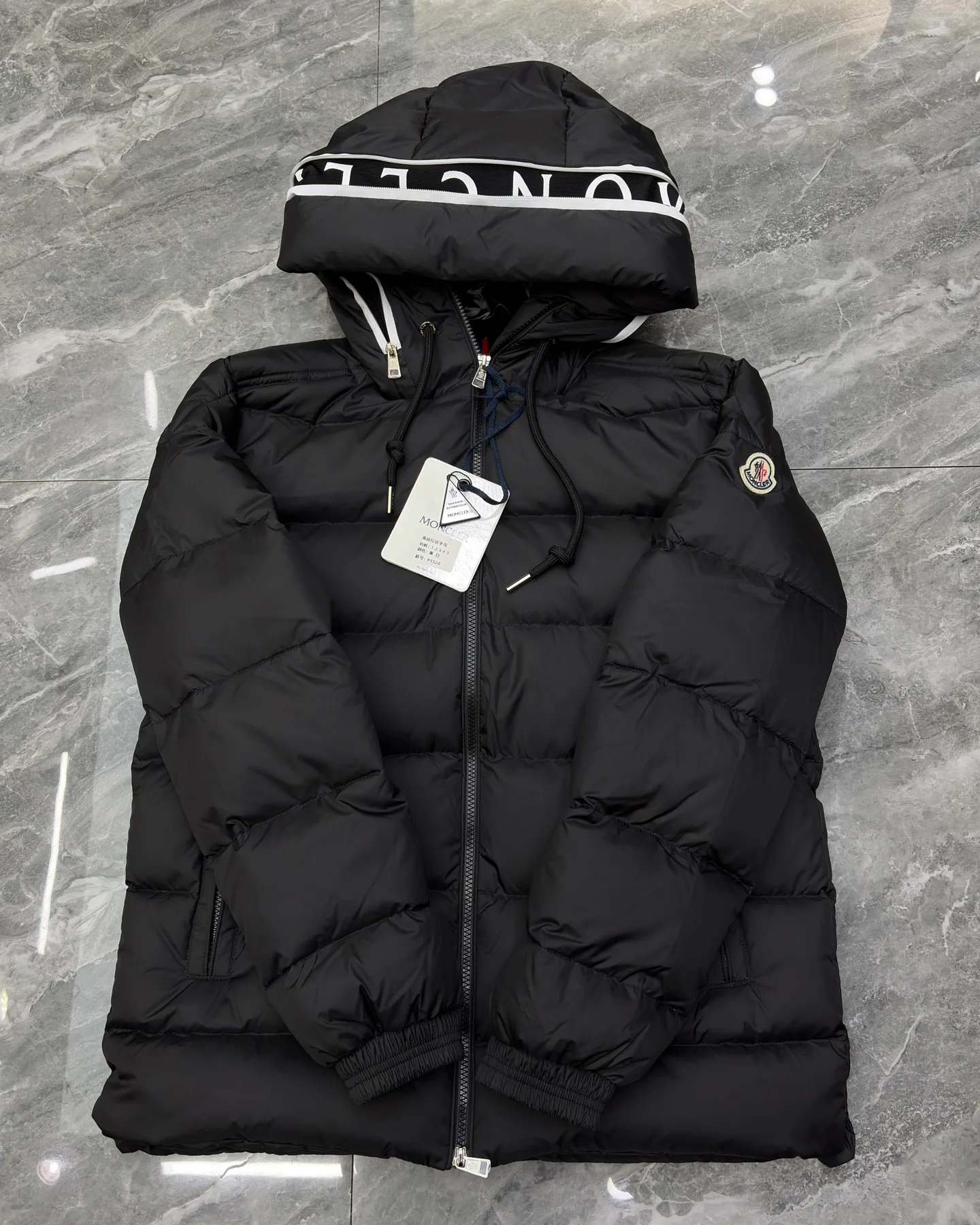 Women's Jackets And Down Jackets MONCLER 17568682