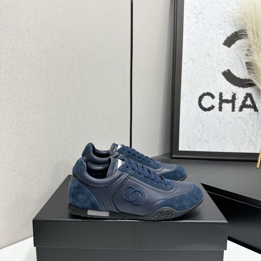 Women's Sneakers CHANEL 18083877