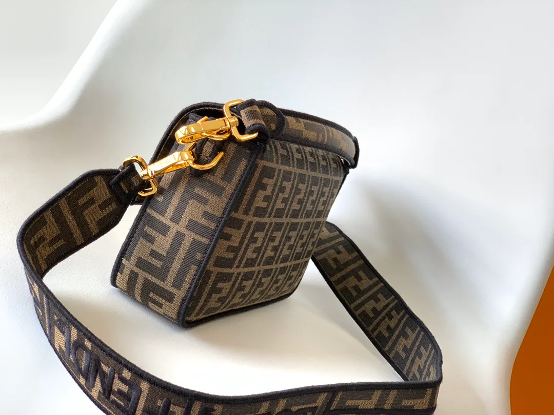 Women's Classic Handbags FENDI 17880621