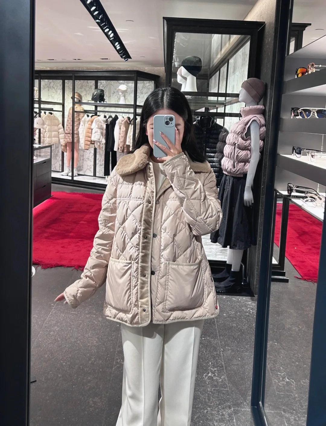 Women's Jackets And Down Jackets MONCLER 17880216