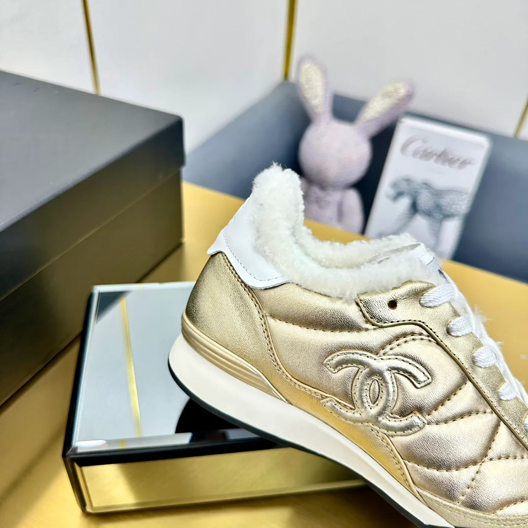 Women's Sneakers CHANEL 17949094