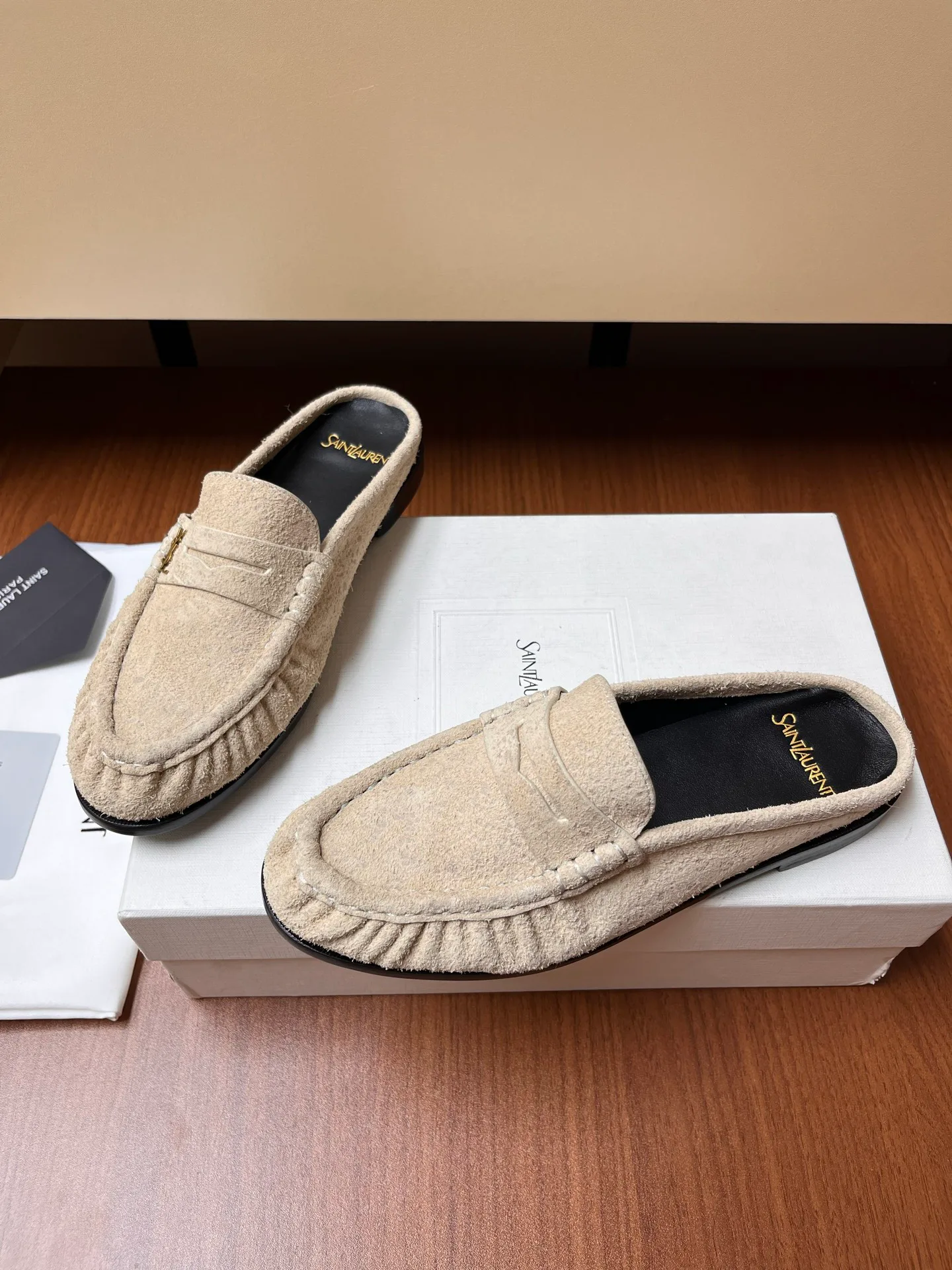 Women's Loafers And Moccasins SAINT LAURENT 18037885