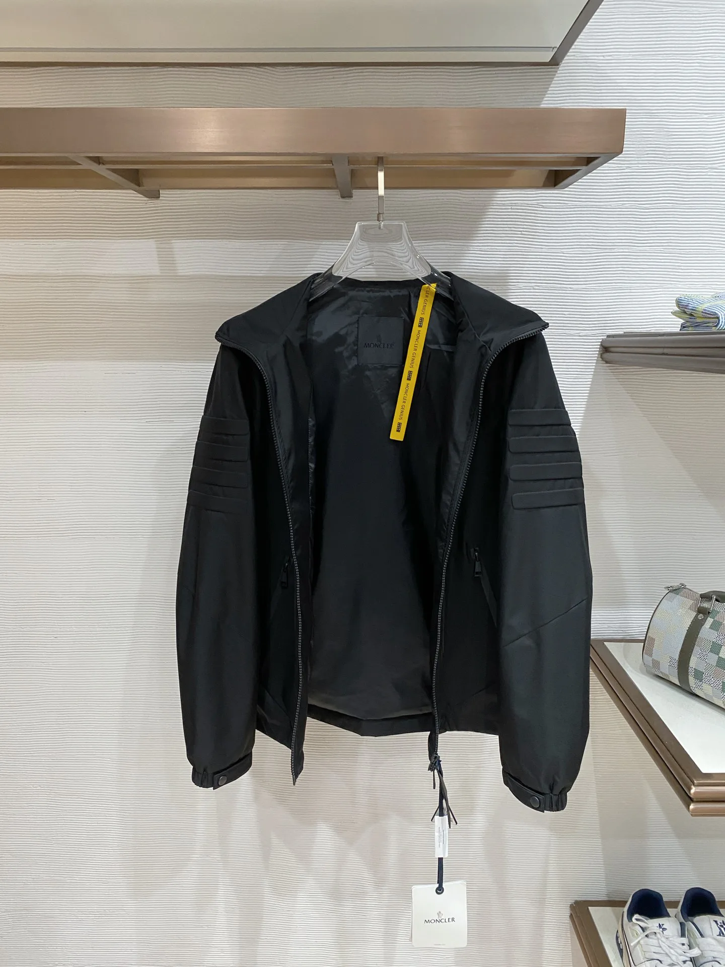 Men's Jackets And Down Jackets MONCLER 18510163