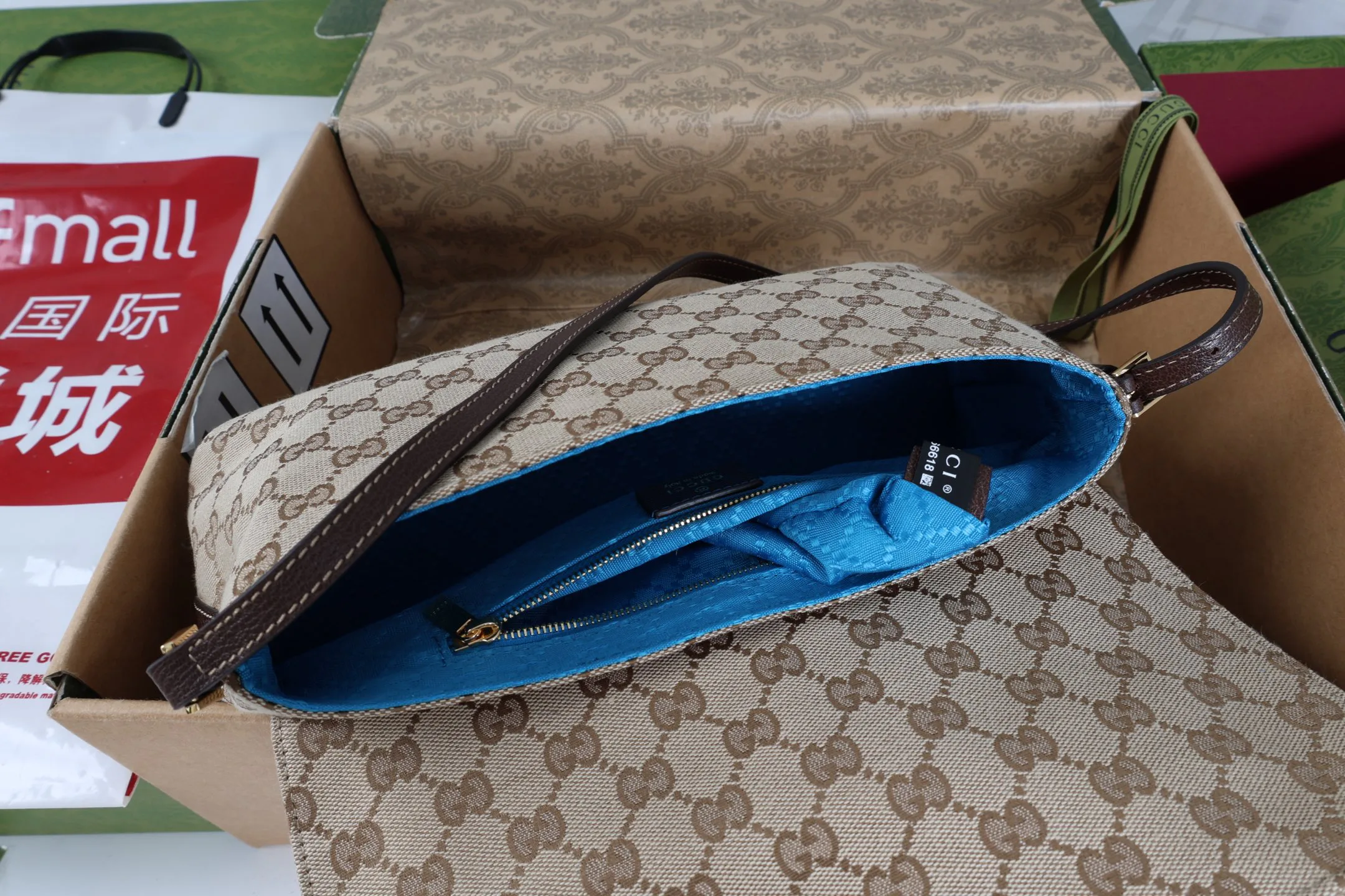 Women's Classic Handbags GUCCI 18065239