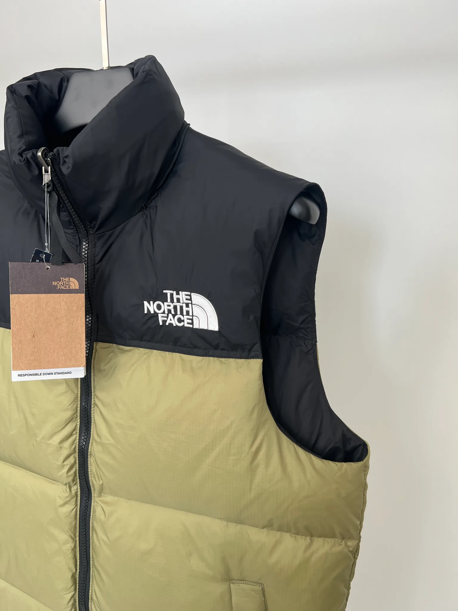 Women's Vests THE NORTH FACE 18416024