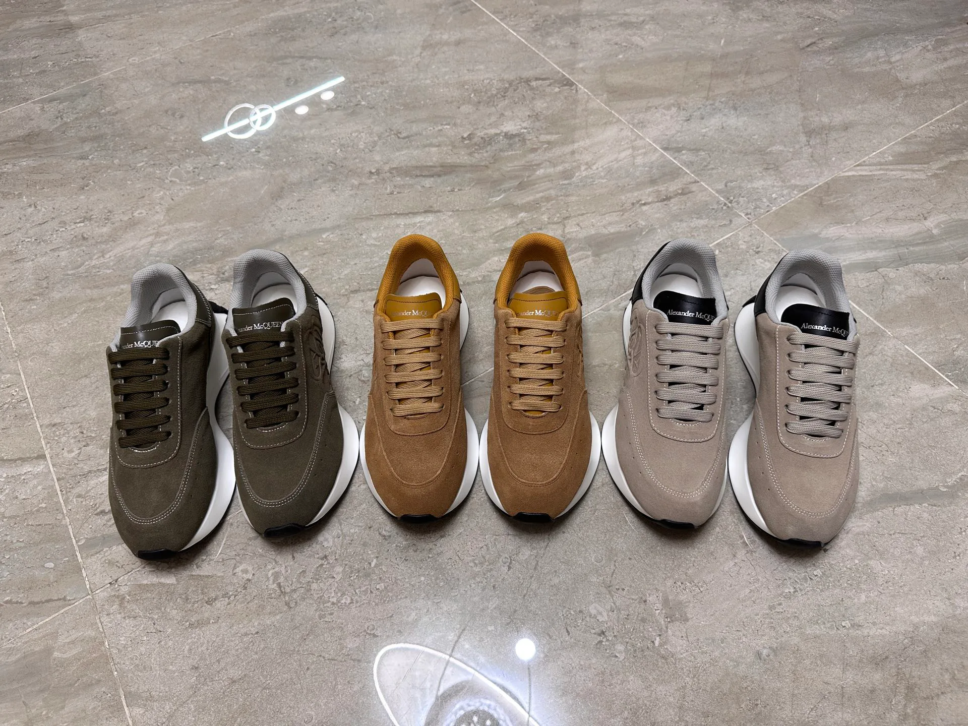 Кроссовки Женские Alexander Mcqueen 18616795