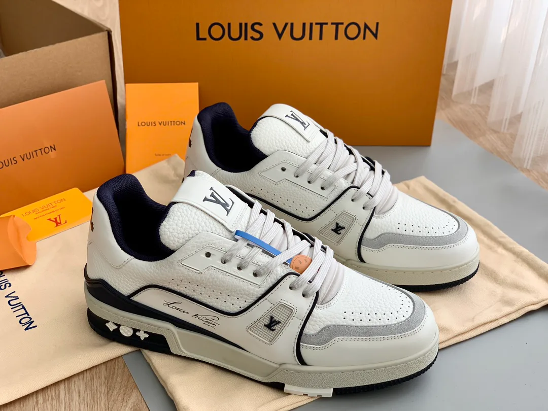 Women's Sneakers LOUIS VUITTON 18014141