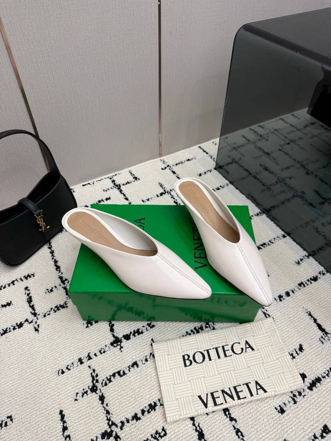 Women's Mules And Clogs BOTTEGA VENETA 18135180