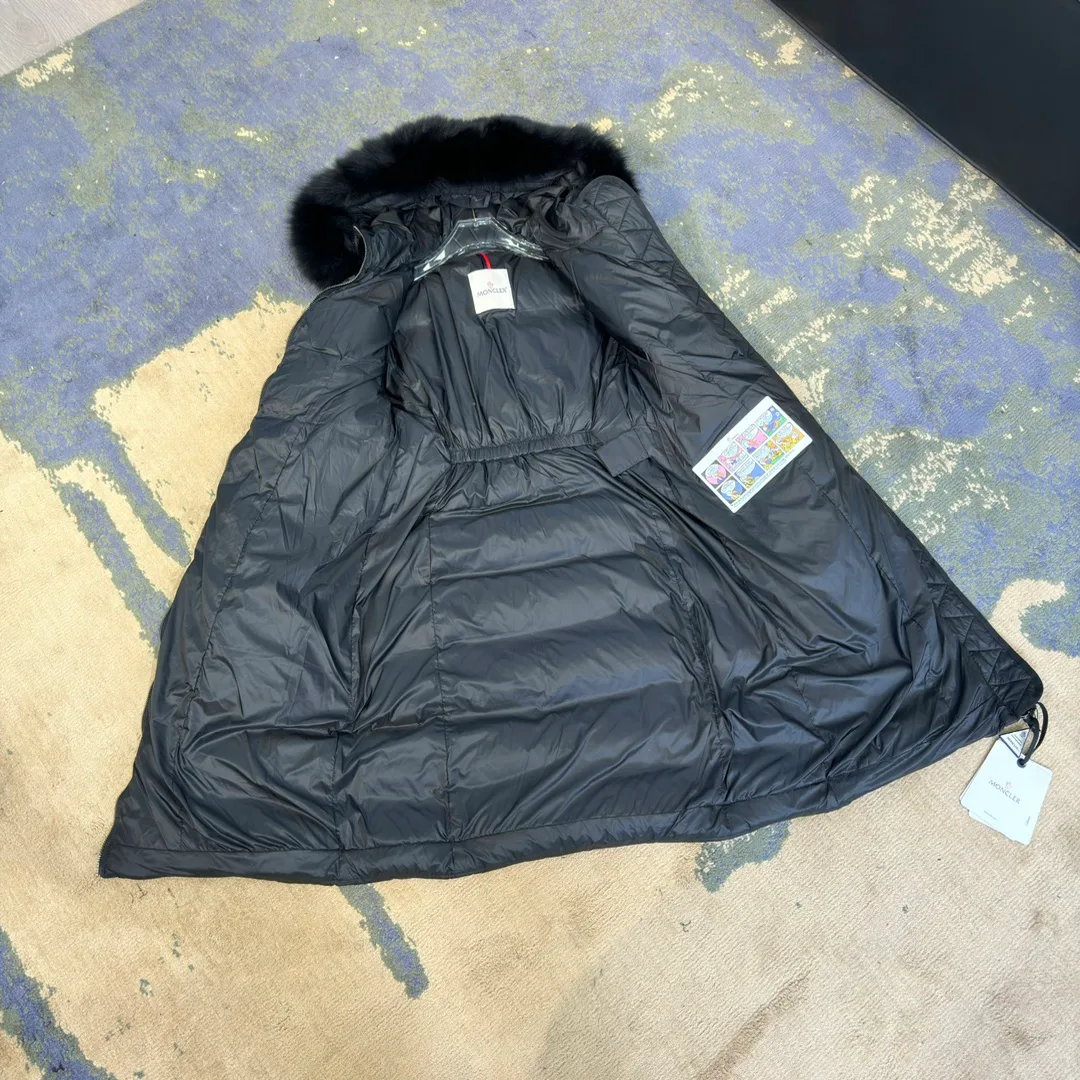 Women's Jackets And Down Jackets MONCLER 18204235