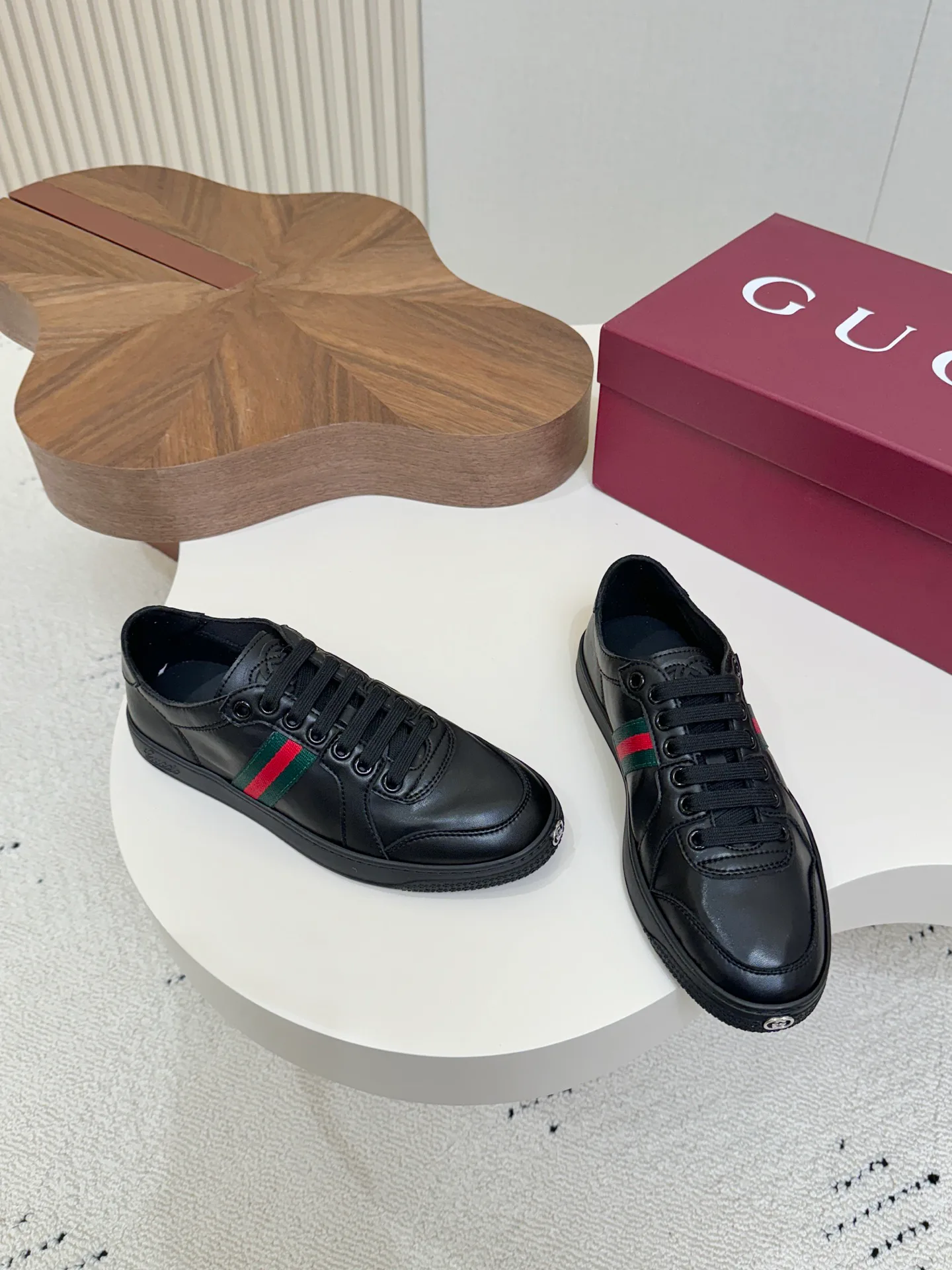 Women's Sneakers GUCCI 17571666