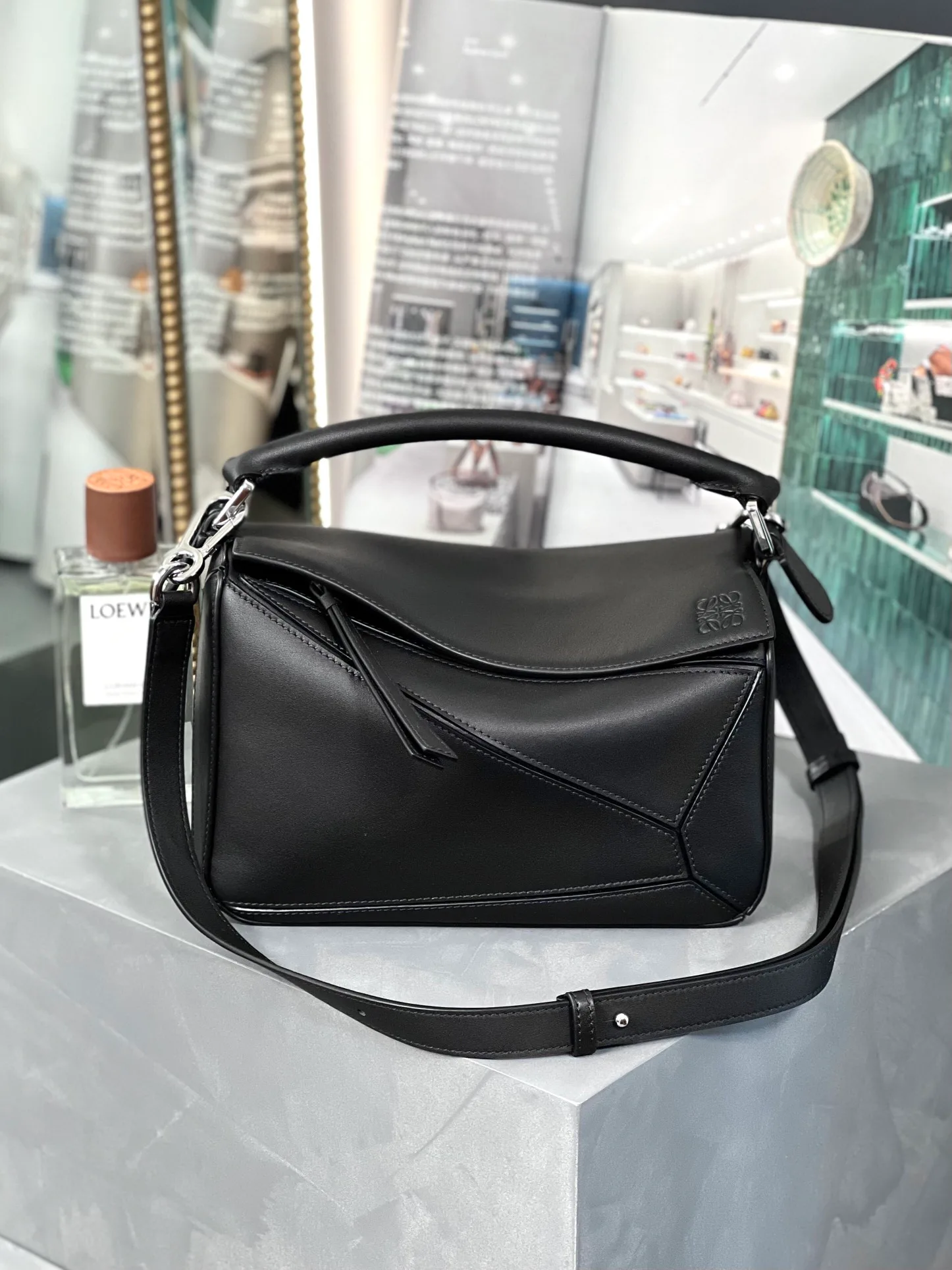 Women's Classic Handbags LOEWE 18019411