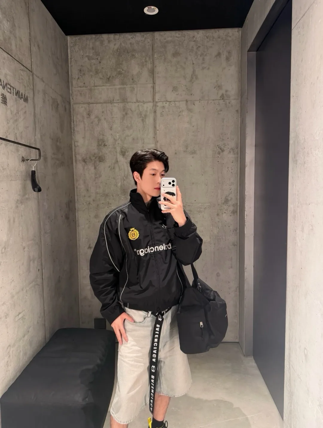 Men's Jeans BALENCIAGA 17468325