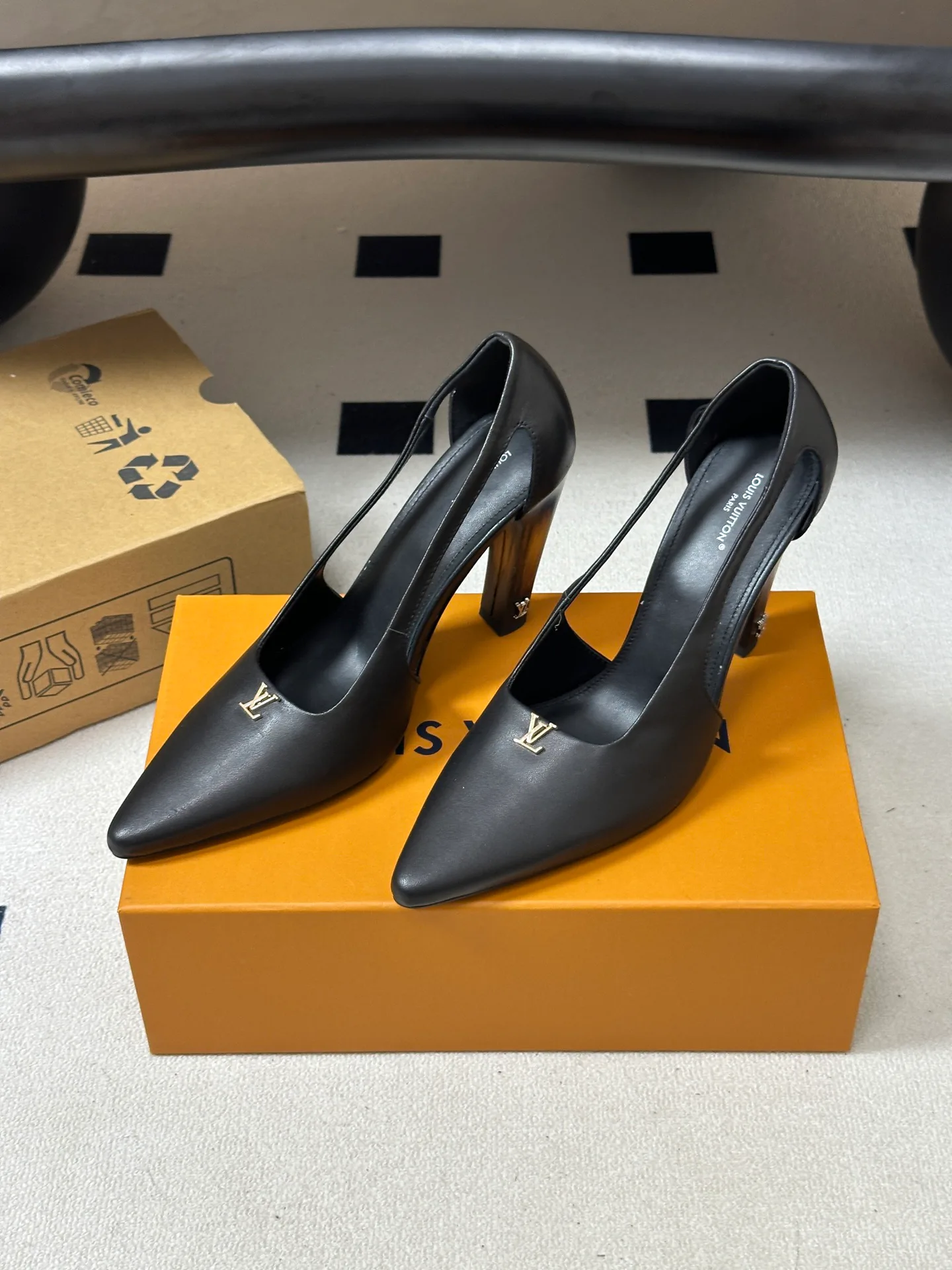 Women's Heels LOUIS VUITTON 18340944