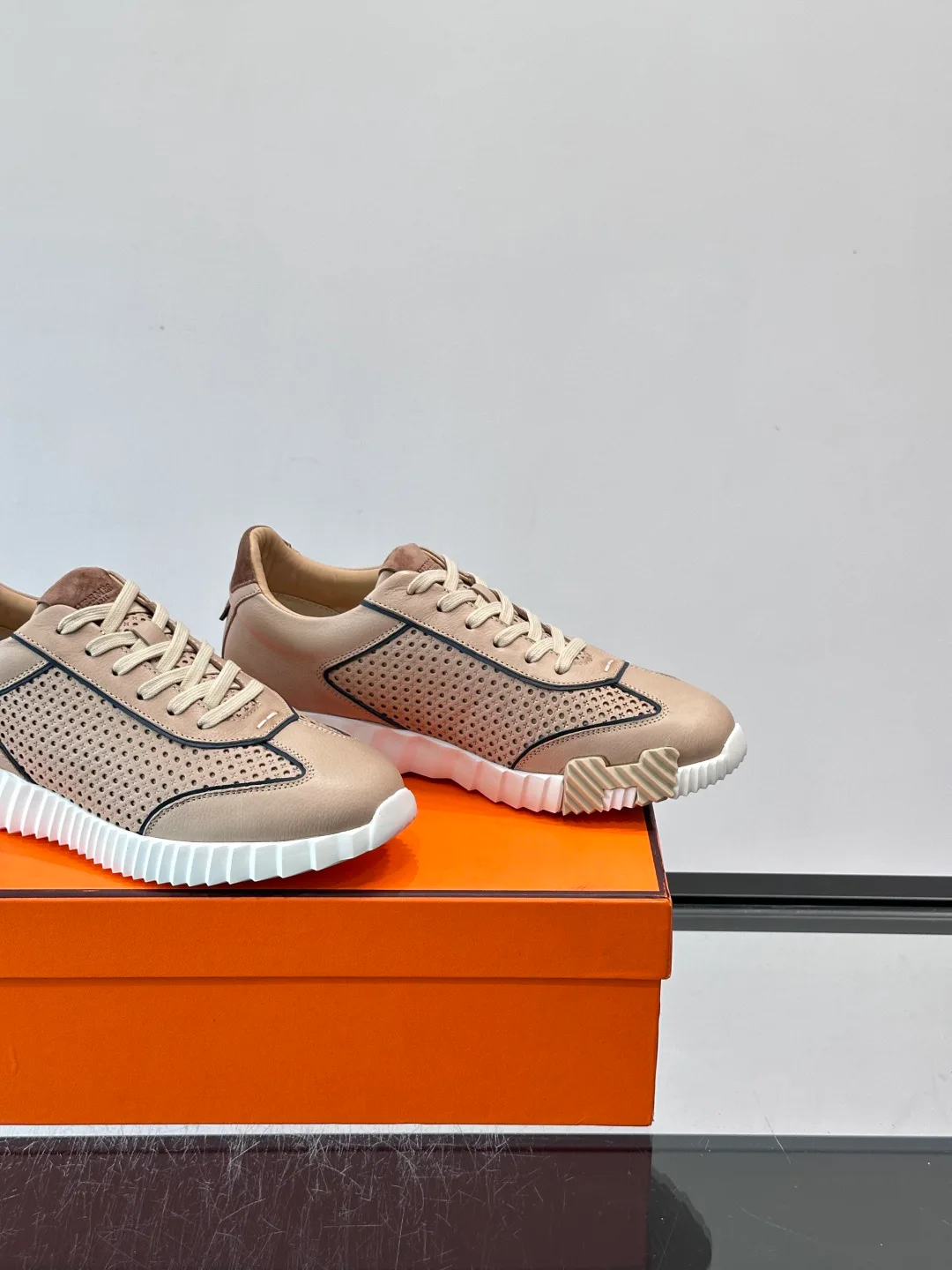 Men's Sneakers HERMES 18118572
