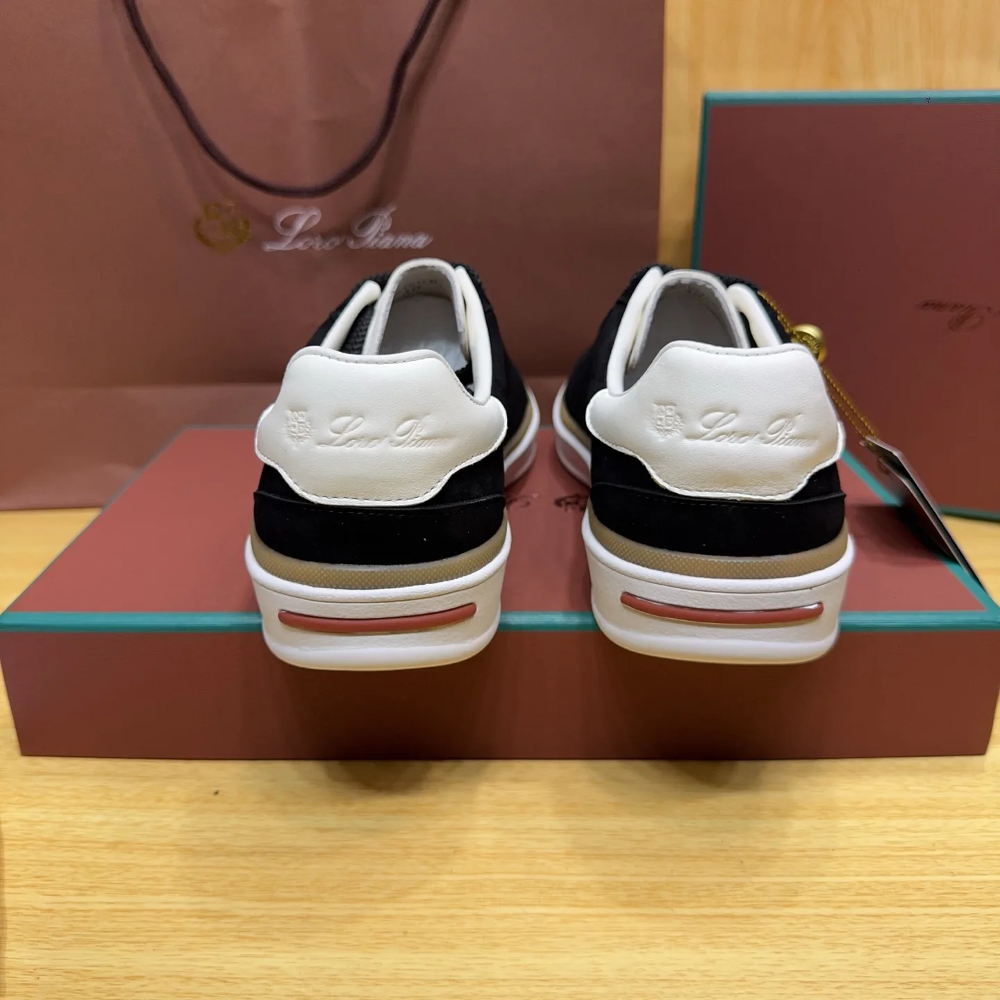 Women's Sneakers LORO PIANA 18263652