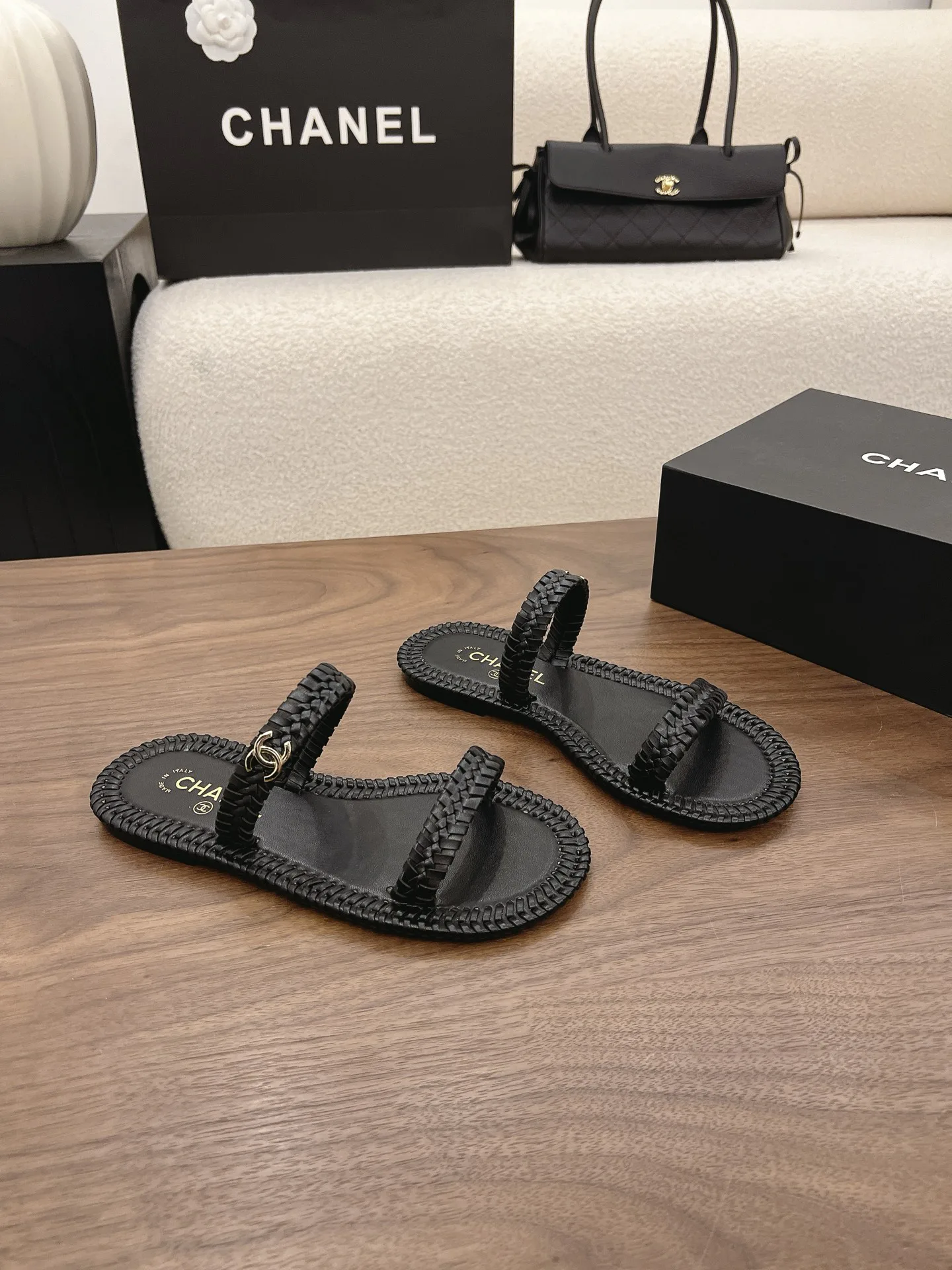 Women's Flip-Flops CHANEL 17582715