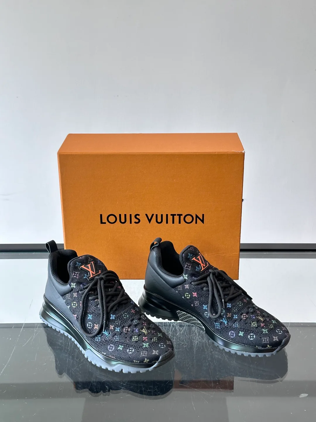 Men's Sneakers LOUIS VUITTON 17588577
