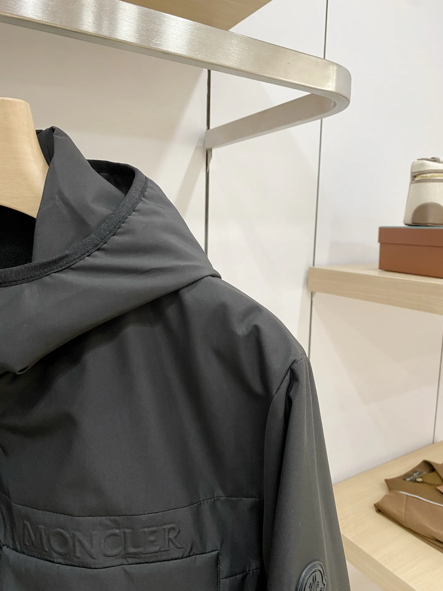 Men's Jackets And Down Jackets MONCLER 18469512