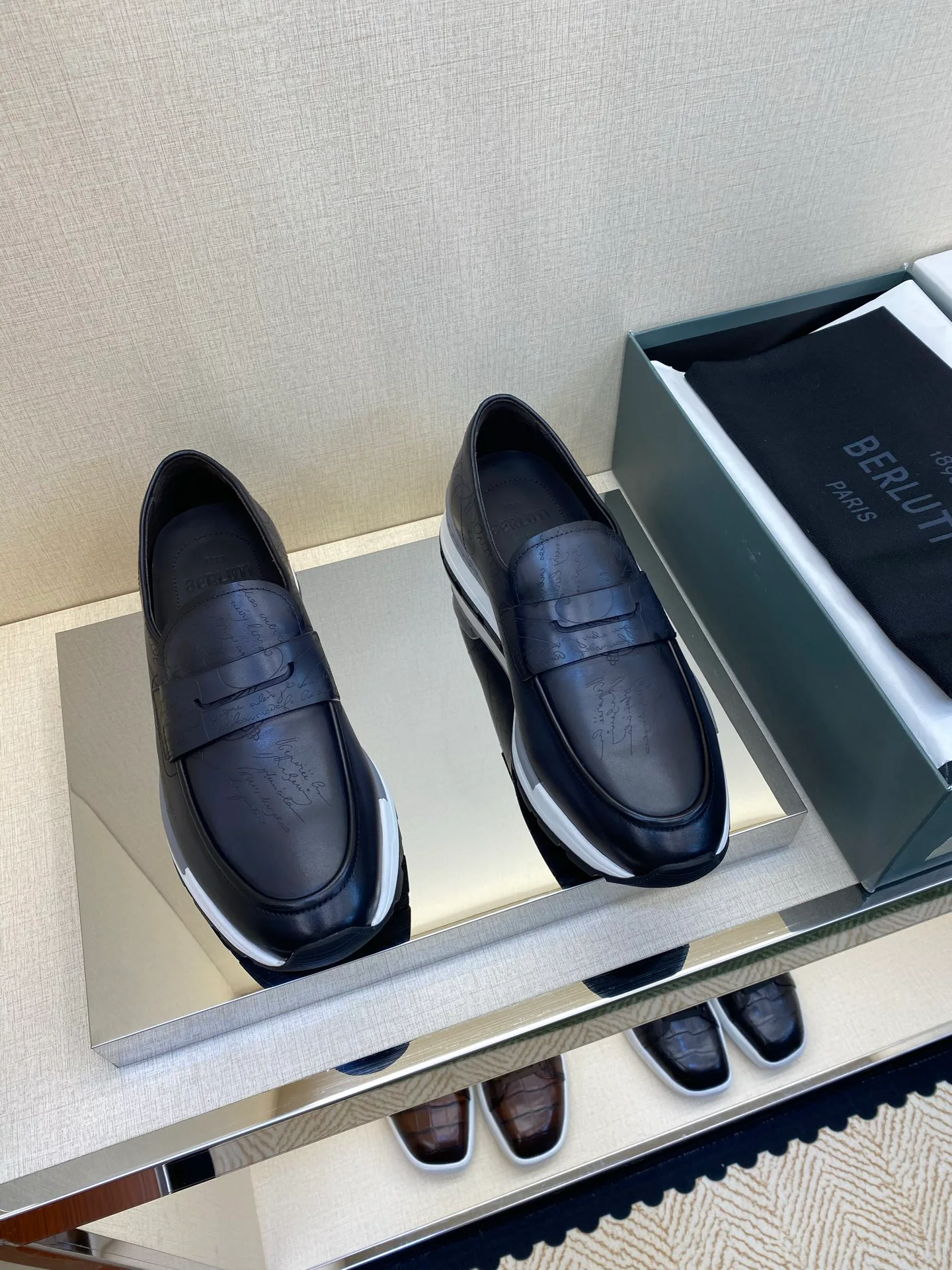 Men's Loafers And Dress Shoes BERLUTI 18211888