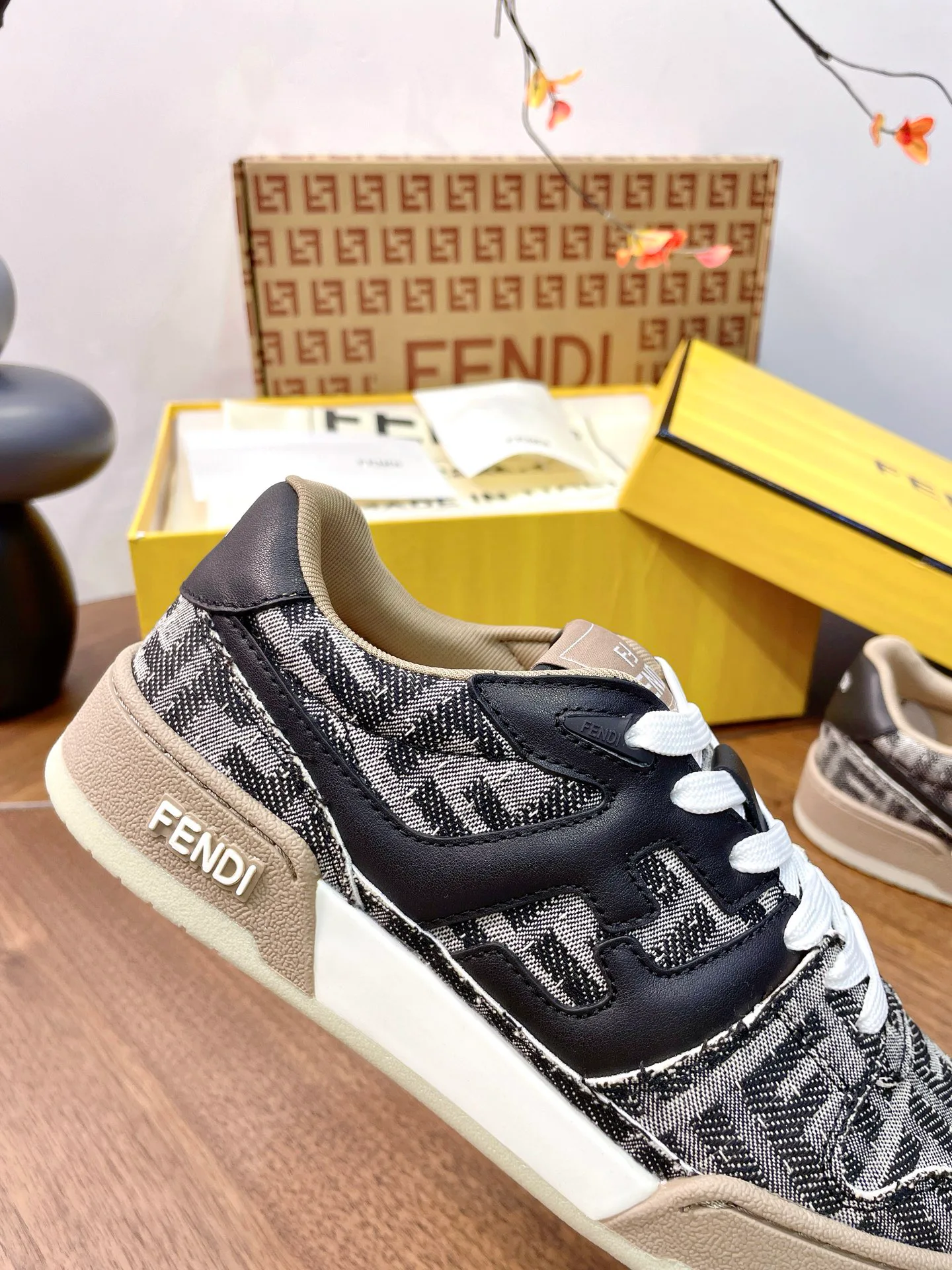 Women's Sneakers FENDI 17957355