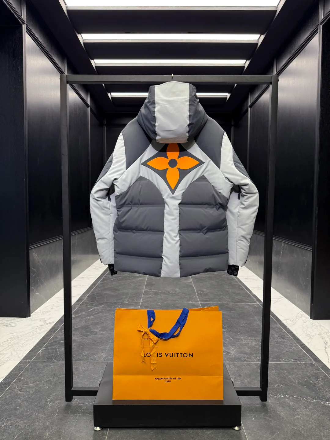 Men's Jackets And Down Jackets LOUIS VUITTON 18434616