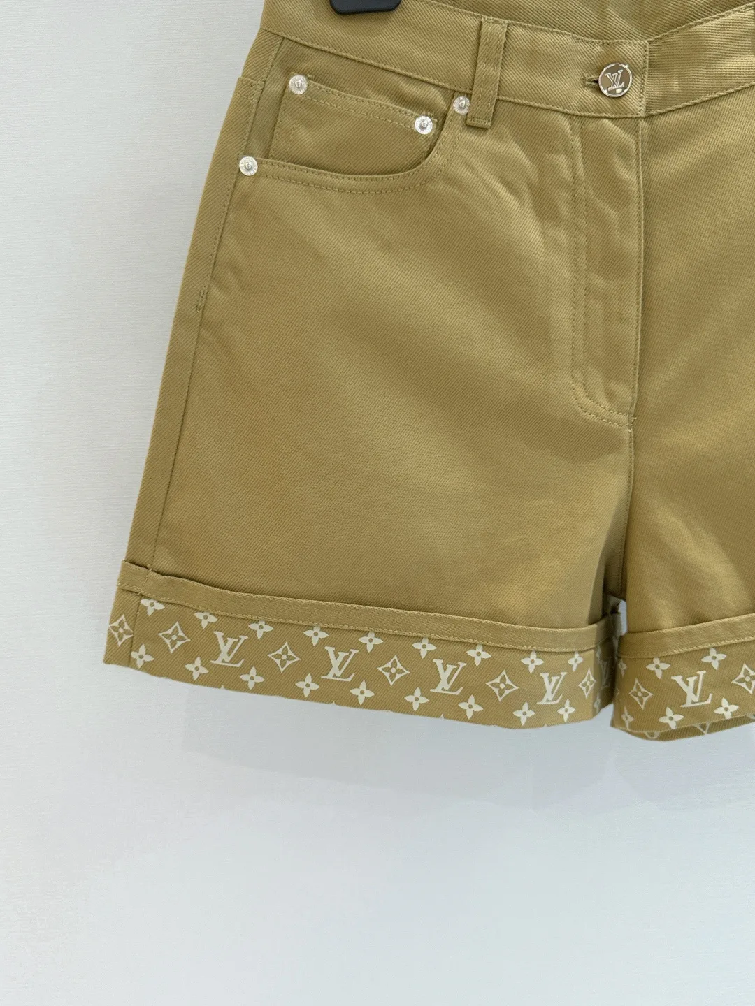 Women's Shorts LOUIS VUITTON 17218084