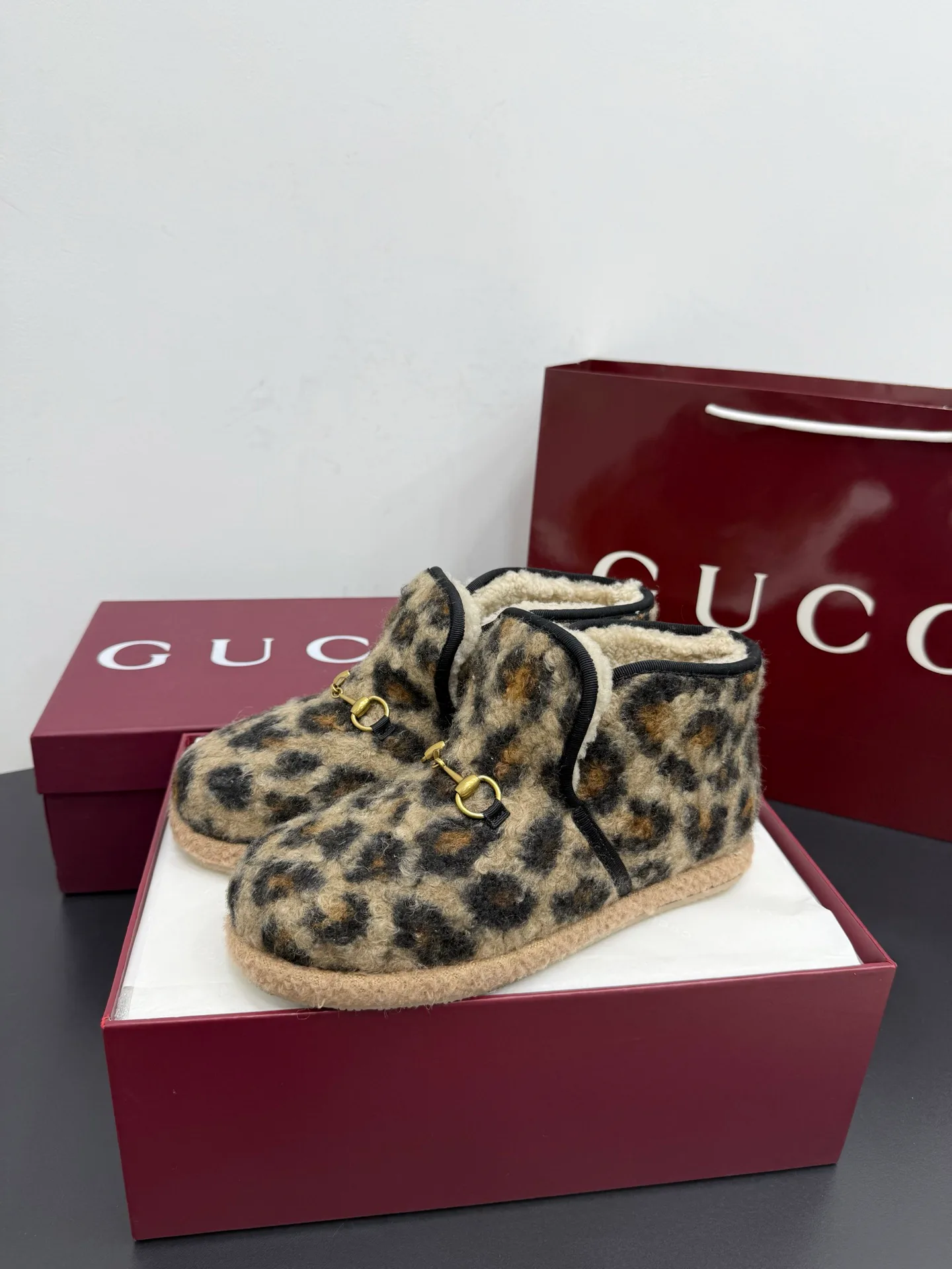 Women's Ugg Boots GUCCI 18393444