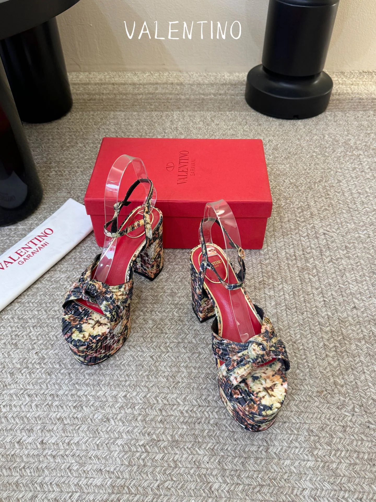 Women's Open-Toe Sandals VALENTINO 17396960