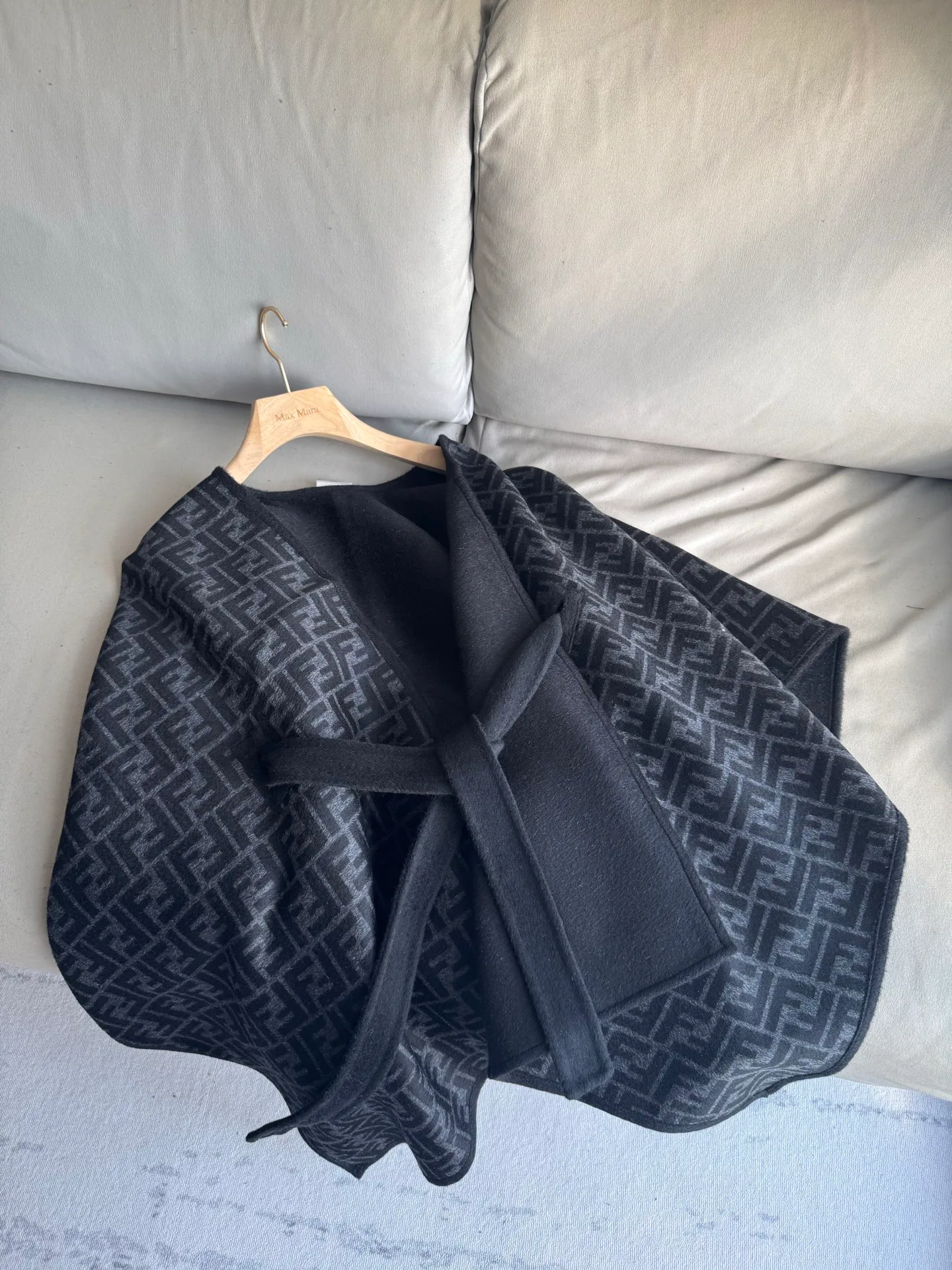 Women's Coats FENDI 18361622