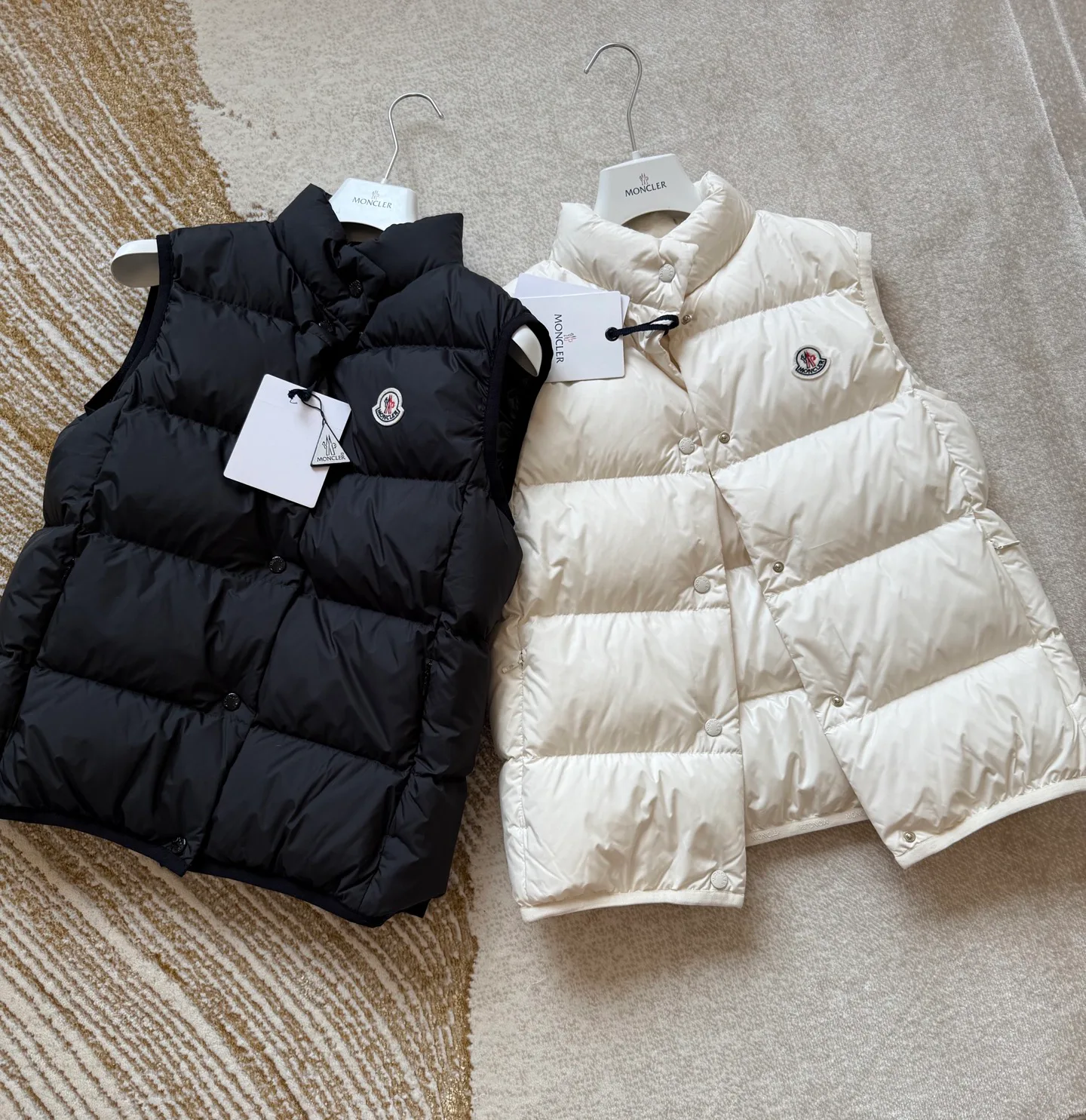Women's Vests MONCLER 18010374