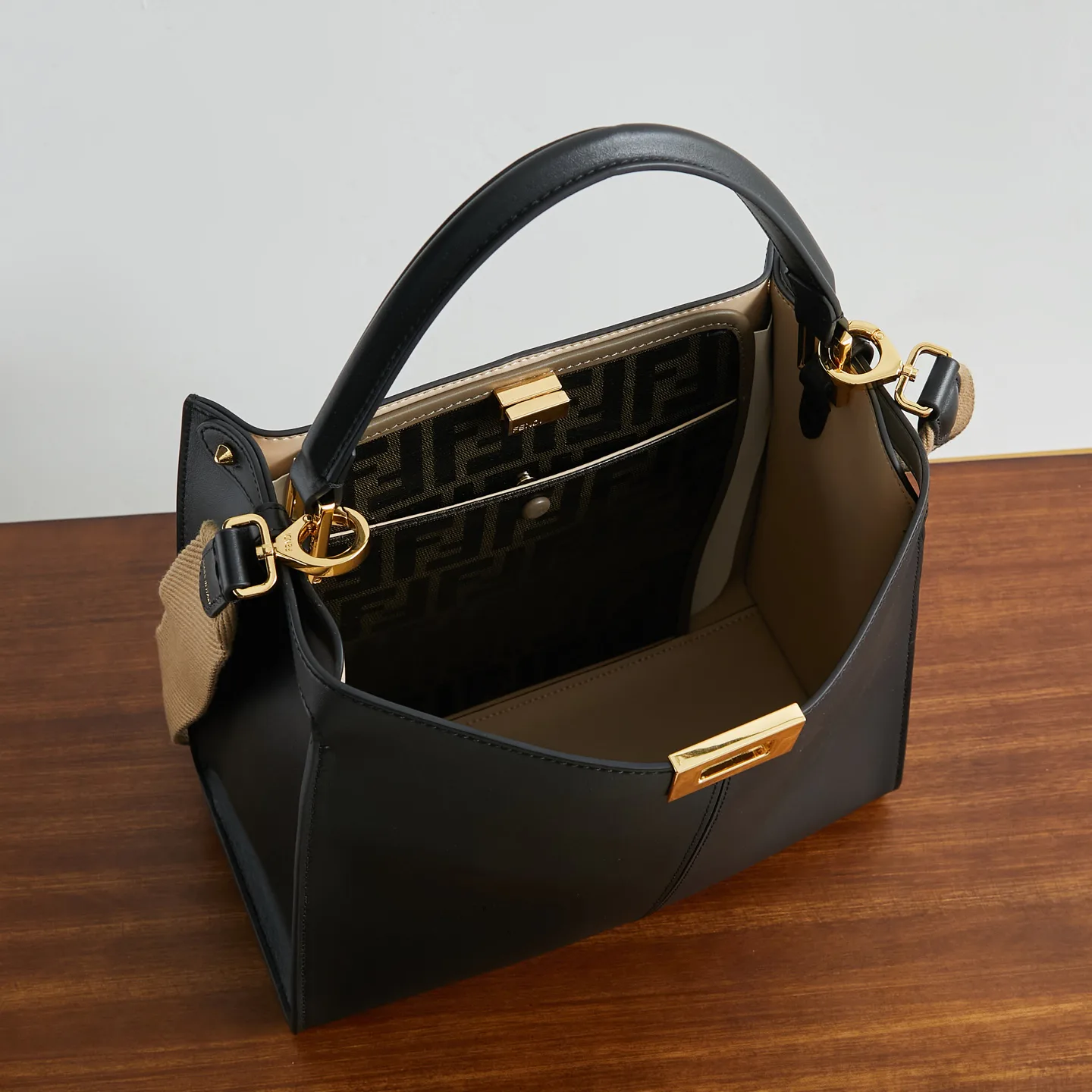 Women's Classic Handbags FENDI 17941561
