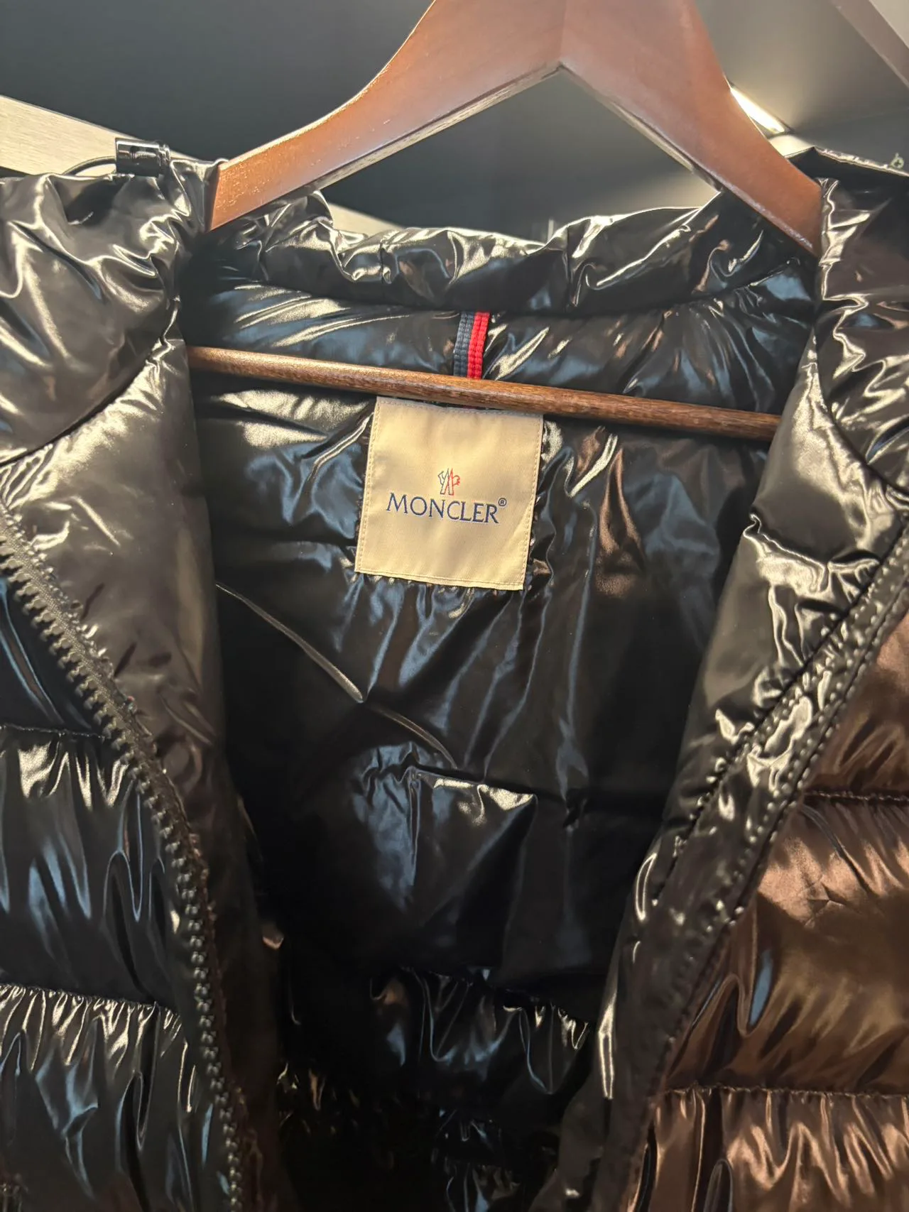 Women's Jackets And Down Jackets MONCLER 18111043