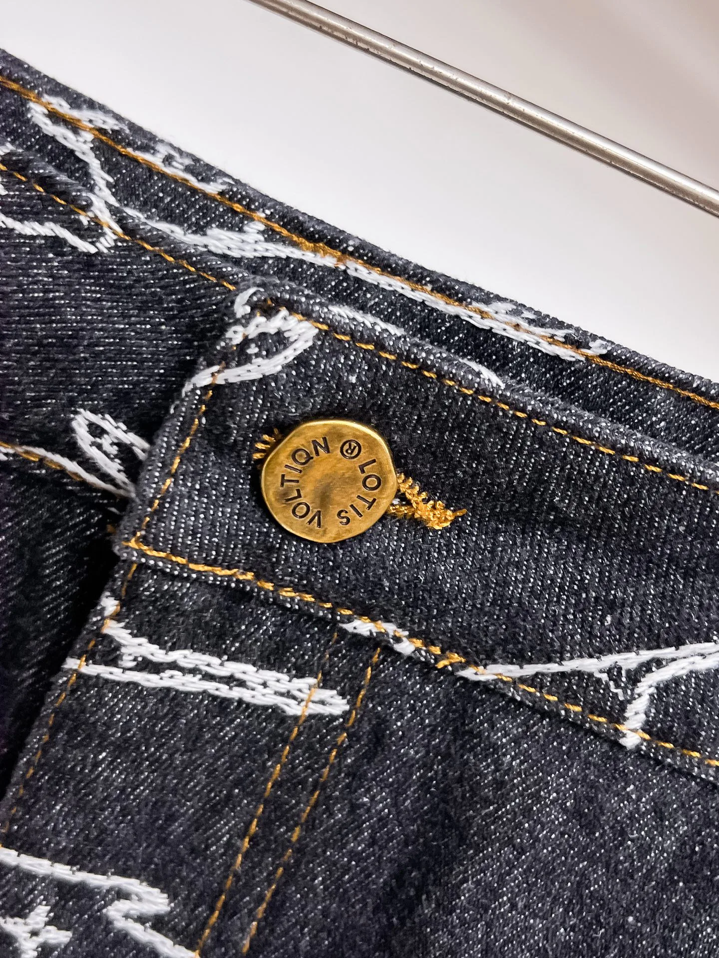 Men's Jeans LOUIS VUITTON 18345662