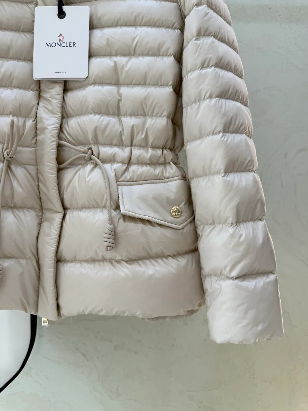 Women's Jackets And Down Jackets MONCLER 18043552